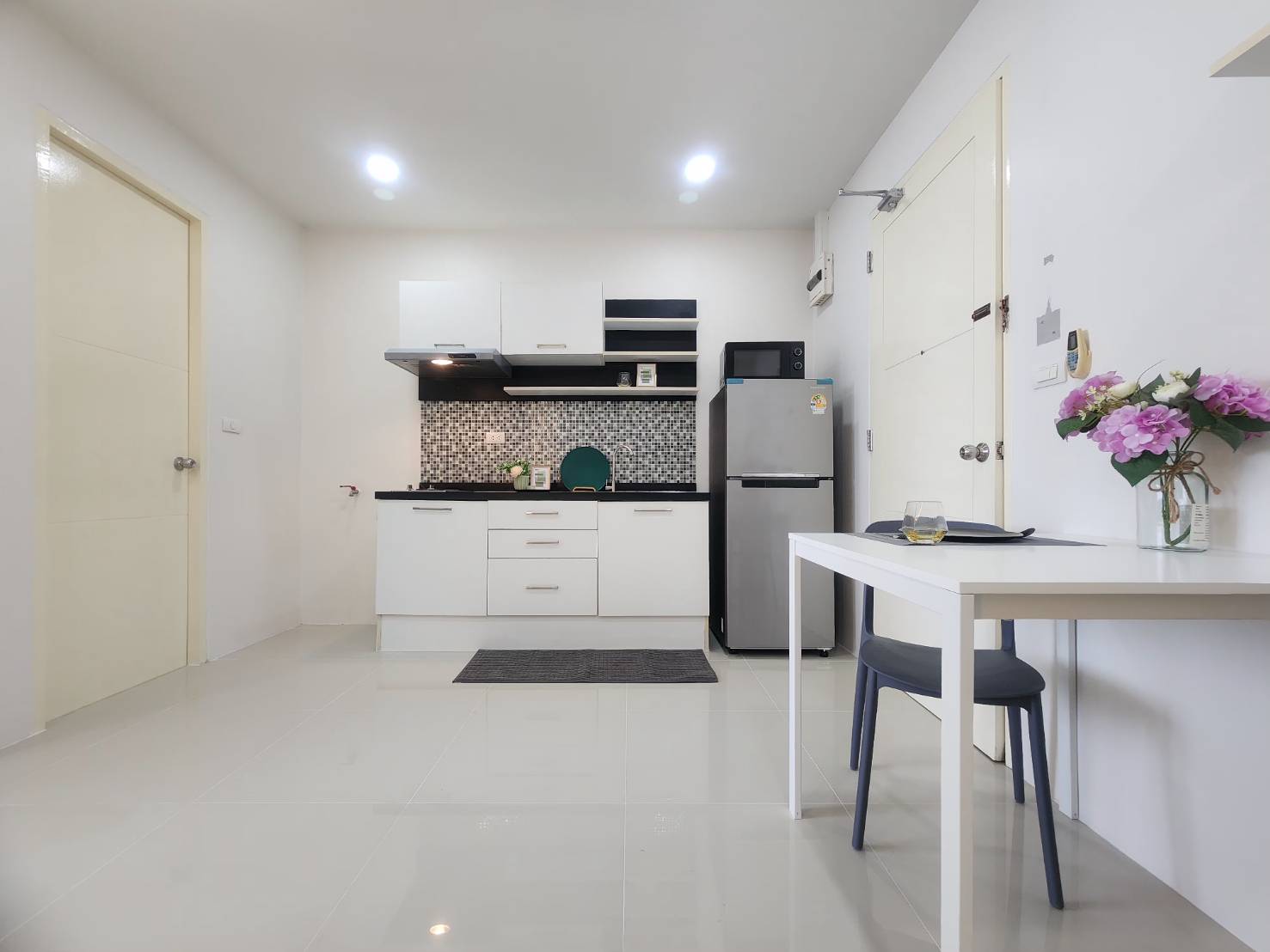 For Sales : Kuku, Newly renovated condo, 1 Bedroom 1 Bathroom, 3rd flr.
