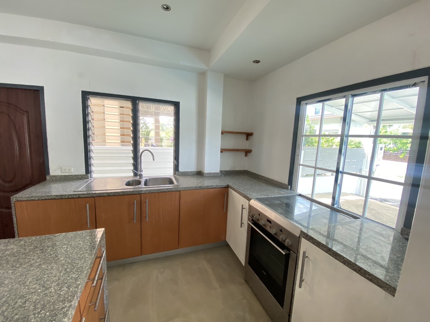 For Rent : Thalang, Private Pool Villa near Airport, 5 Bedrooms 4 Bathrooms