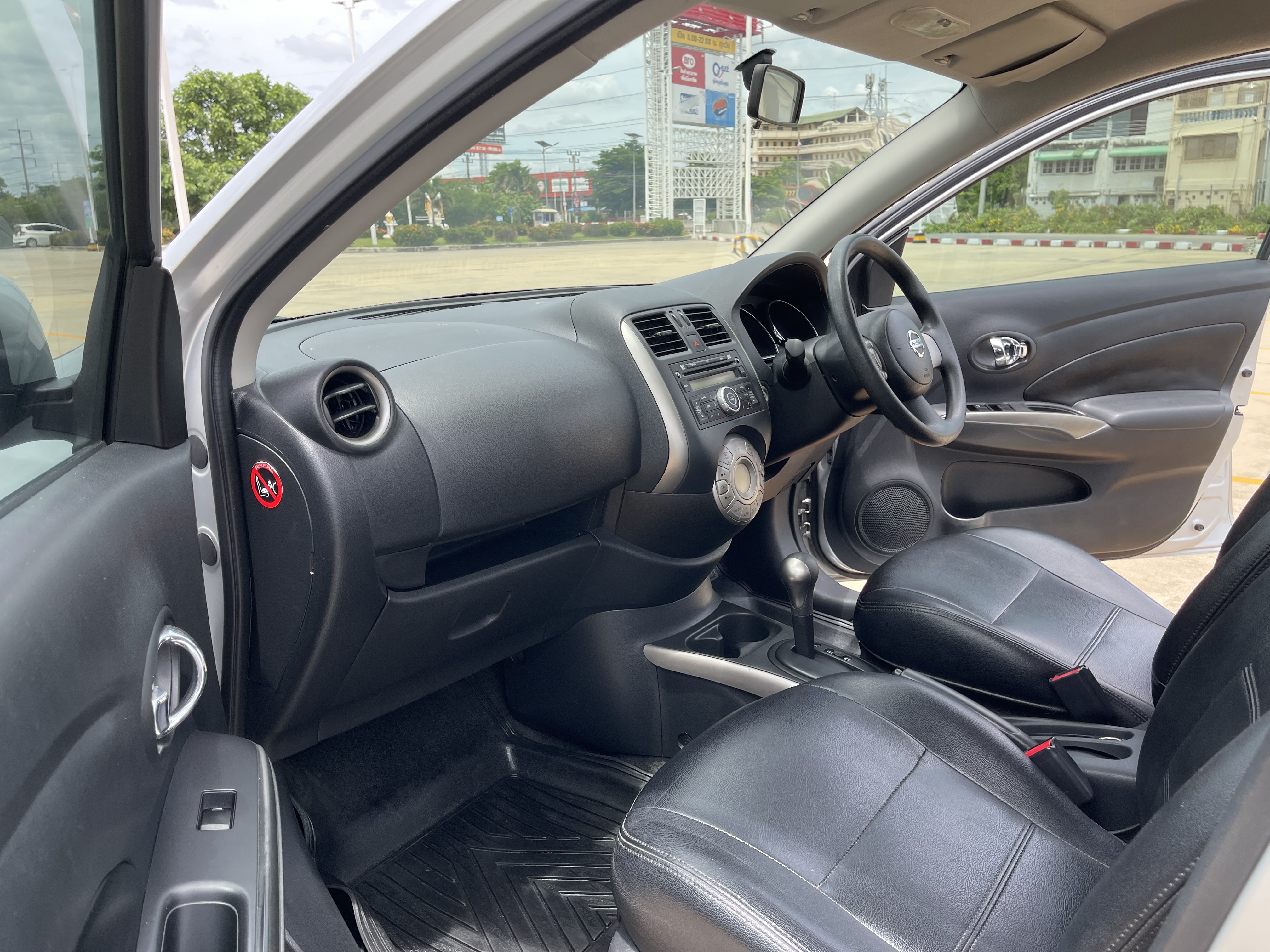 Nissan Almera 1.2 VL At 2014 เงิน