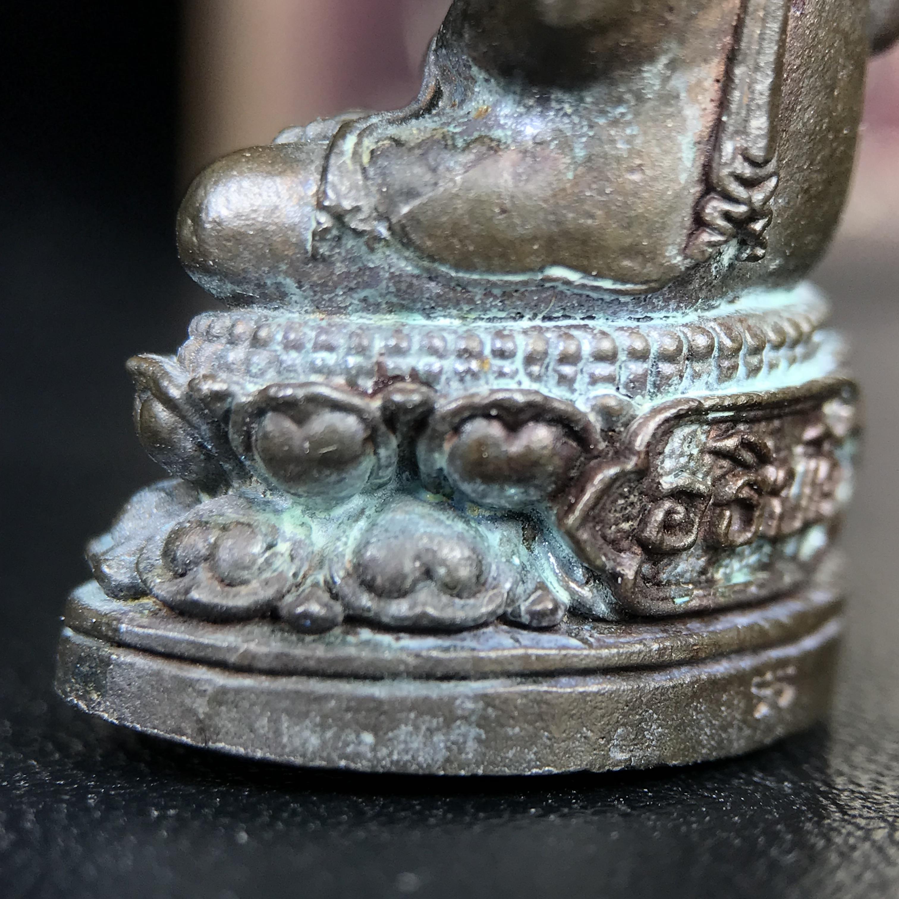 พระกริ่ง-พระชัยวัฒน์อธิบดี ปี2525 ของดีอัยการ (มีไว้บูชาเลื่อนยศเลื่อนตำแหน่งทุกท่าน)(1ใน 2525 ชุด)****ชุดหมายเลข ๗๘๖ ****มียศ มีบารมี สมกับความหมายของนาม พระกริ่งอธิบดี “พระกริ่งผู้เป็นใหญ่ในหมู่พระกริ่งทั้งหลาย”