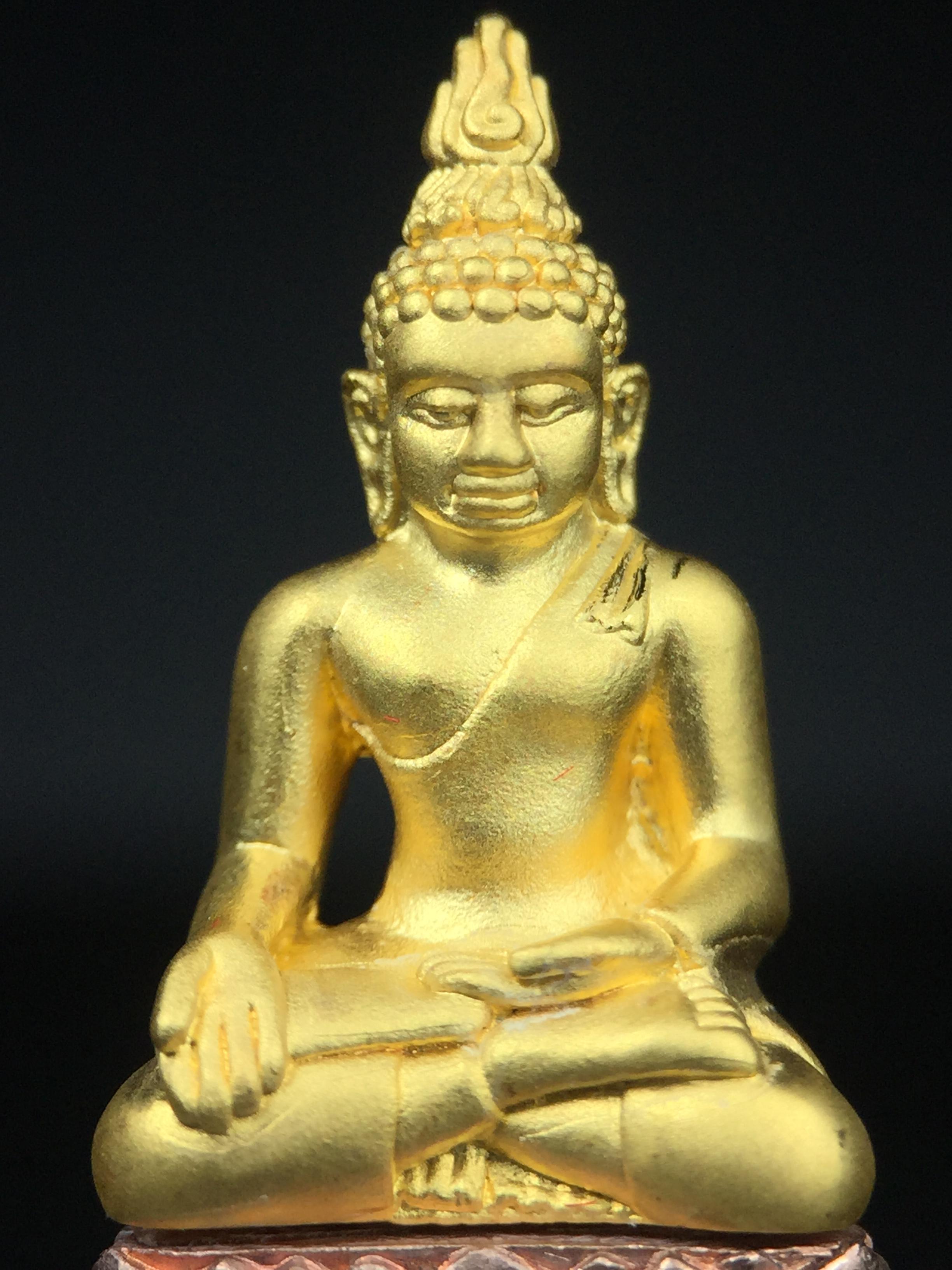 พระไพรีพินาศ รุ่นมหามงคล 72 พรรษา (6 รอบ) ในหลวงรัชกาลที่9 ปี2542 พิมพ์ใหญ่ เนื้อทองคำบริสุทธิ์ 99.9% (ฐานเนื้อนาค)แบบพ่นทรายขัดเงาบางส่วน(สภาพสวยเดิมกล่องบรรจุเดิมครบสมบูรณ์)องค์พิเศษกรรมการ(พบเจอน้อยหายากมาก)