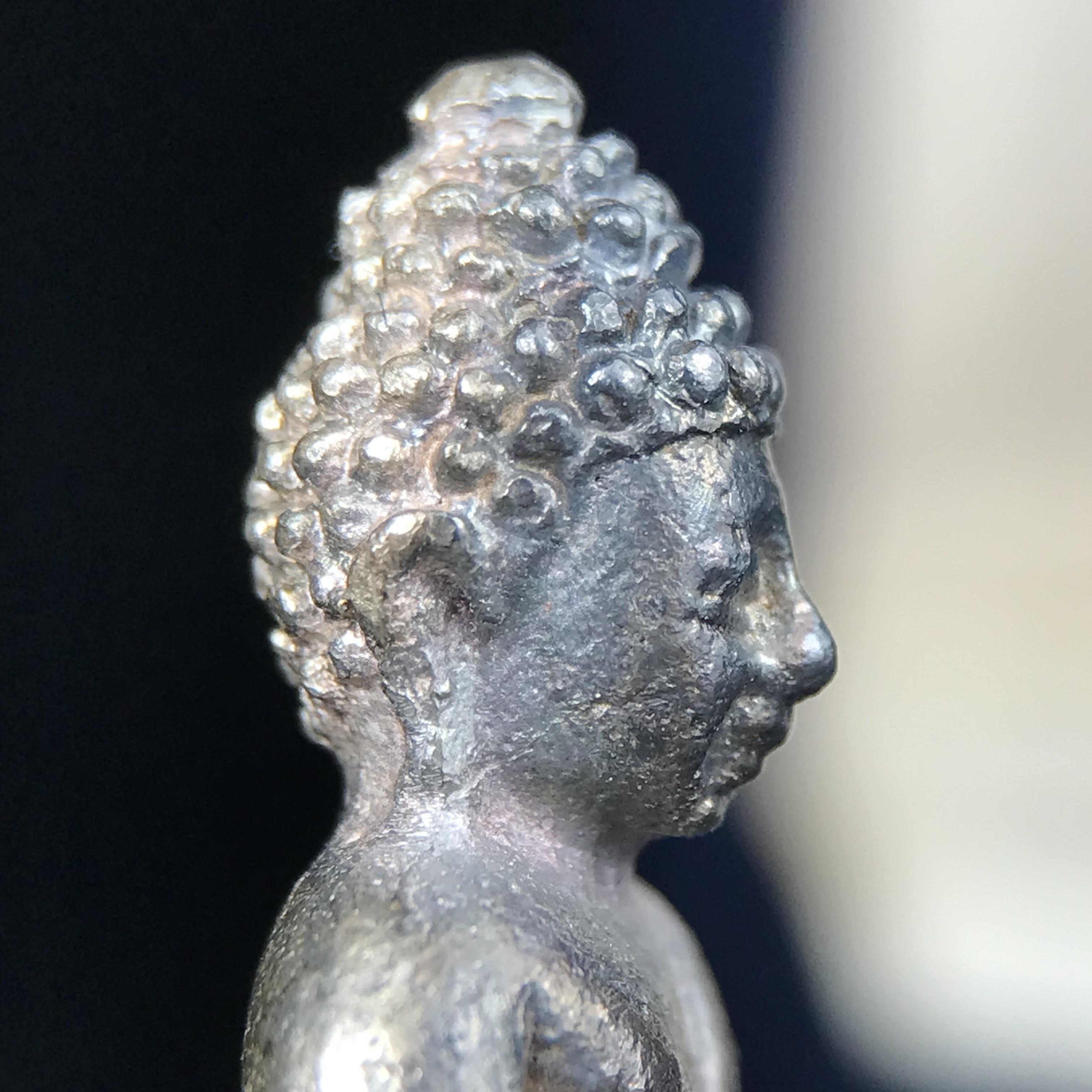 พระกริ่งศาสดา ภปร. วัดบวรนิเวศวิหาร ปี 2532 จัดสร้างในโอกาสสองทศวรรษรามาธิบดี เพื่อศูนย์การแพทย์สิริกิติ์ เนื้อเงิน(ผิวเดิมสวยงาม) (พิธีใหญ่ มวลสารมงคล สวยงามเข้มขลัง)สมเด็จพระญาณสังวร สมเด็จพระสังฆราชฯเสด็จเททอง***ตอกโค๊ตหมายเลข ๒๙๘***