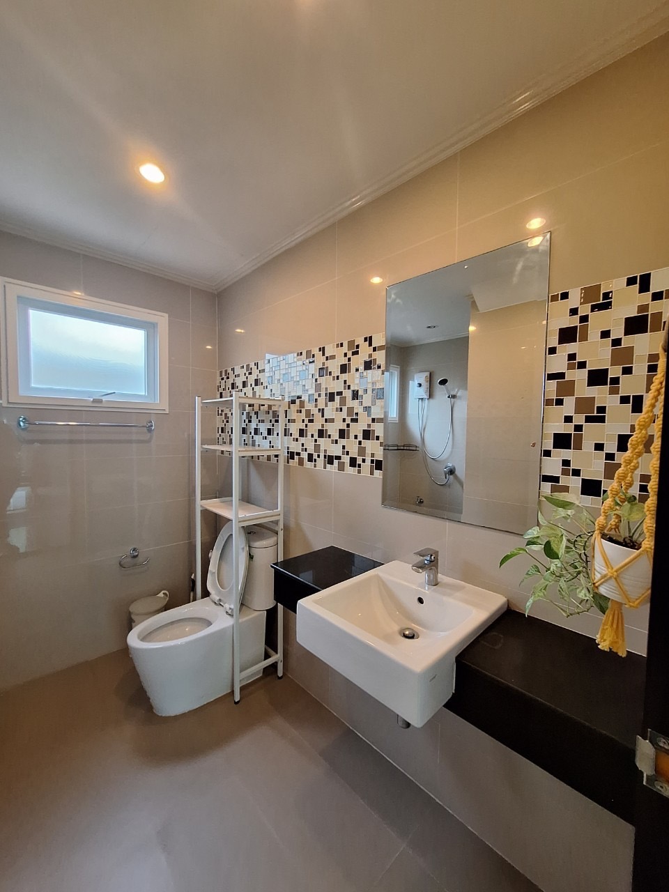 For Rent : Kohkaew, 2-story detached house, 4 Bedrooms 3 Bathrooms