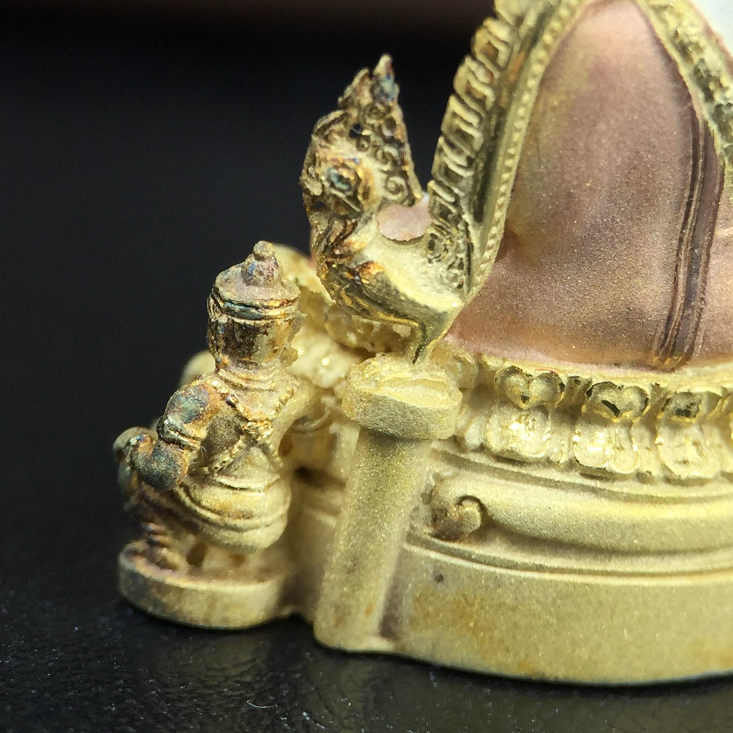 พระพุทธชินราช ภปร. โครงการ "เพราะแผ่นดินนี้ คือ แผ่นดินเกิด" ปี2548(รุ่นแรก) ลอยองค์ หน้าตัก 1/2 นิ้ว เนื้อเงินสามกษัตริย์(ผิวเดิมติดรุ้งๆสวยดีมีเสน่ห์) พุทธศิลป์งดงามทรงคุณค่า รุ่นยอดนิยม