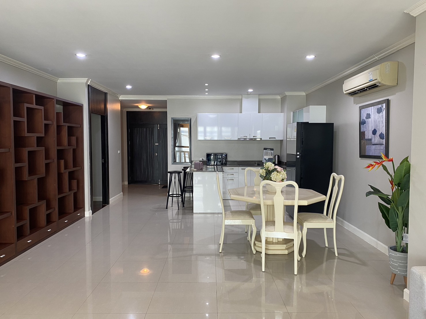 For Rent : Kathu, The Heritage Condo, 2 Bedroom 3 Bathroom, 2nd flr.