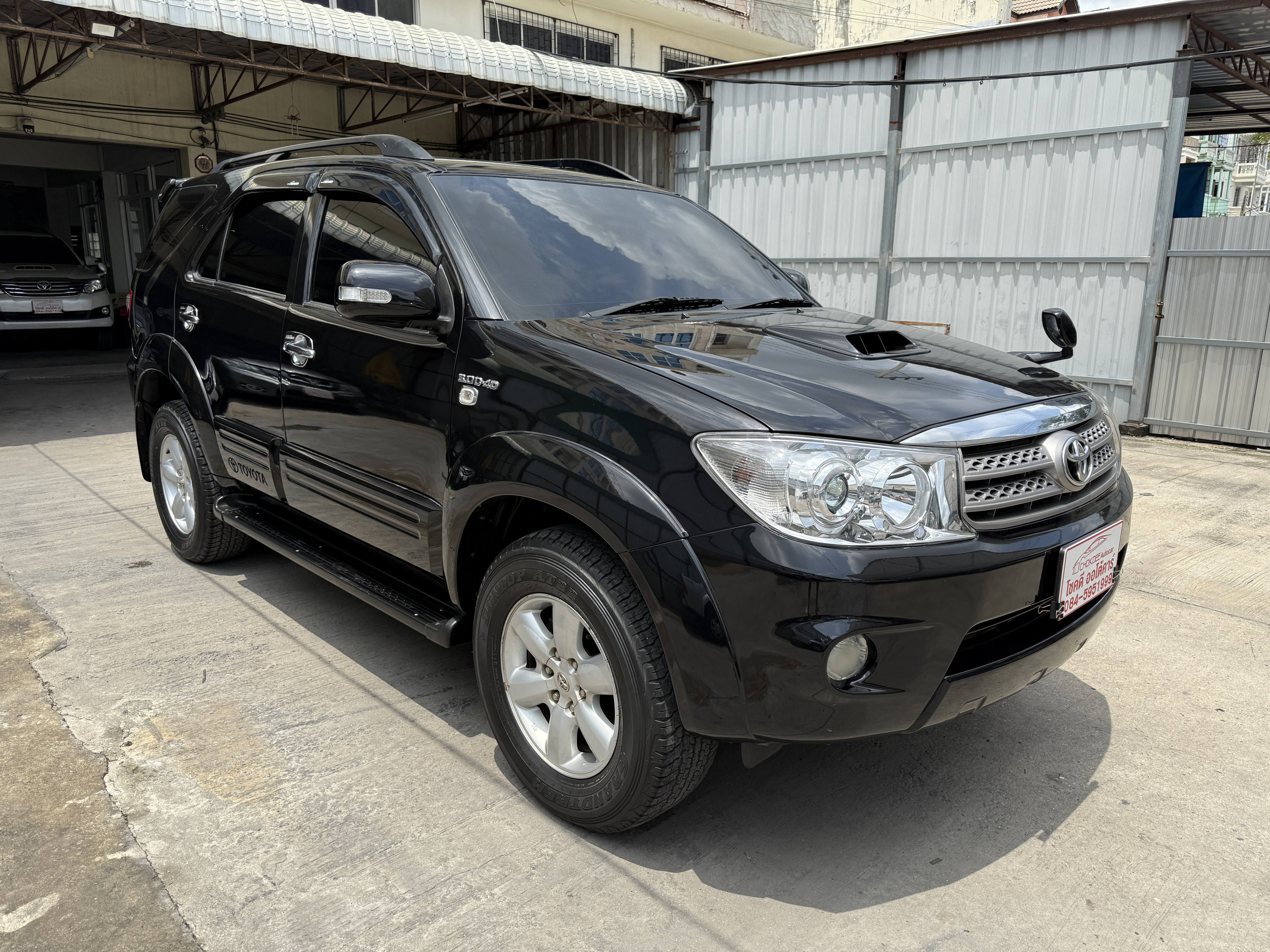 Toyota Fortuner 3.0 V 2WD At 2010 ดำ