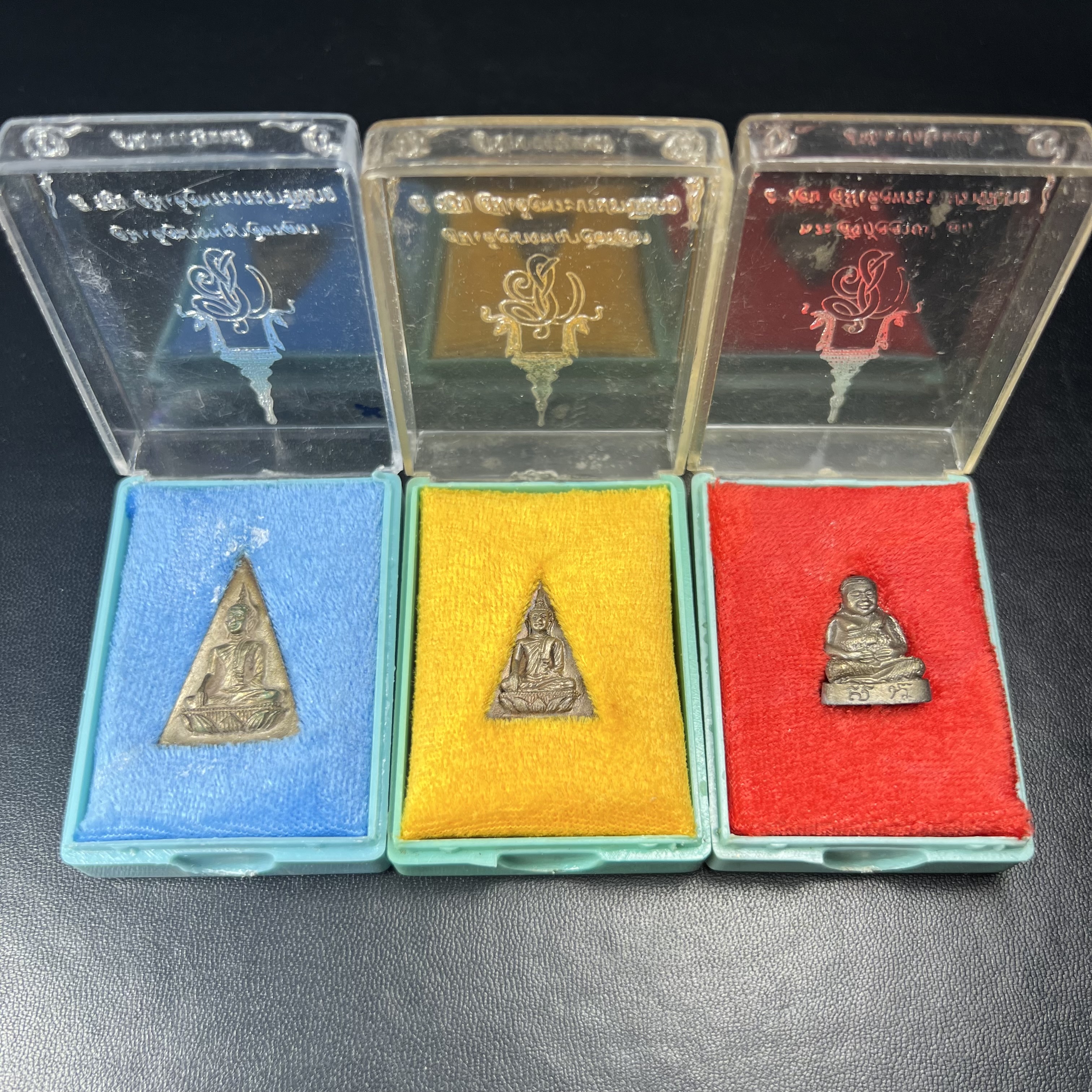 สมเด็จนางพญาจิตรลดา สก. พิมพ์ใหญ่และพิมพ์เล็ก + สมเด็จพระสังกัจจายน์ สก. ครบชุดเนื้อนวโลหะ(รวม 3 องค์) เฉลิมพระชนมพรรษา 5 รอบ สมเด็จพระบรมราชินีนาถ ปี 2535 จัดสร้างโดย สำนักนายกรัฐมนตรี (พิธีปลุกเสกใหญ่ 3 วาระ)(ในหลวง ร.๙ และพระราชินี เสด็จในพิธี)