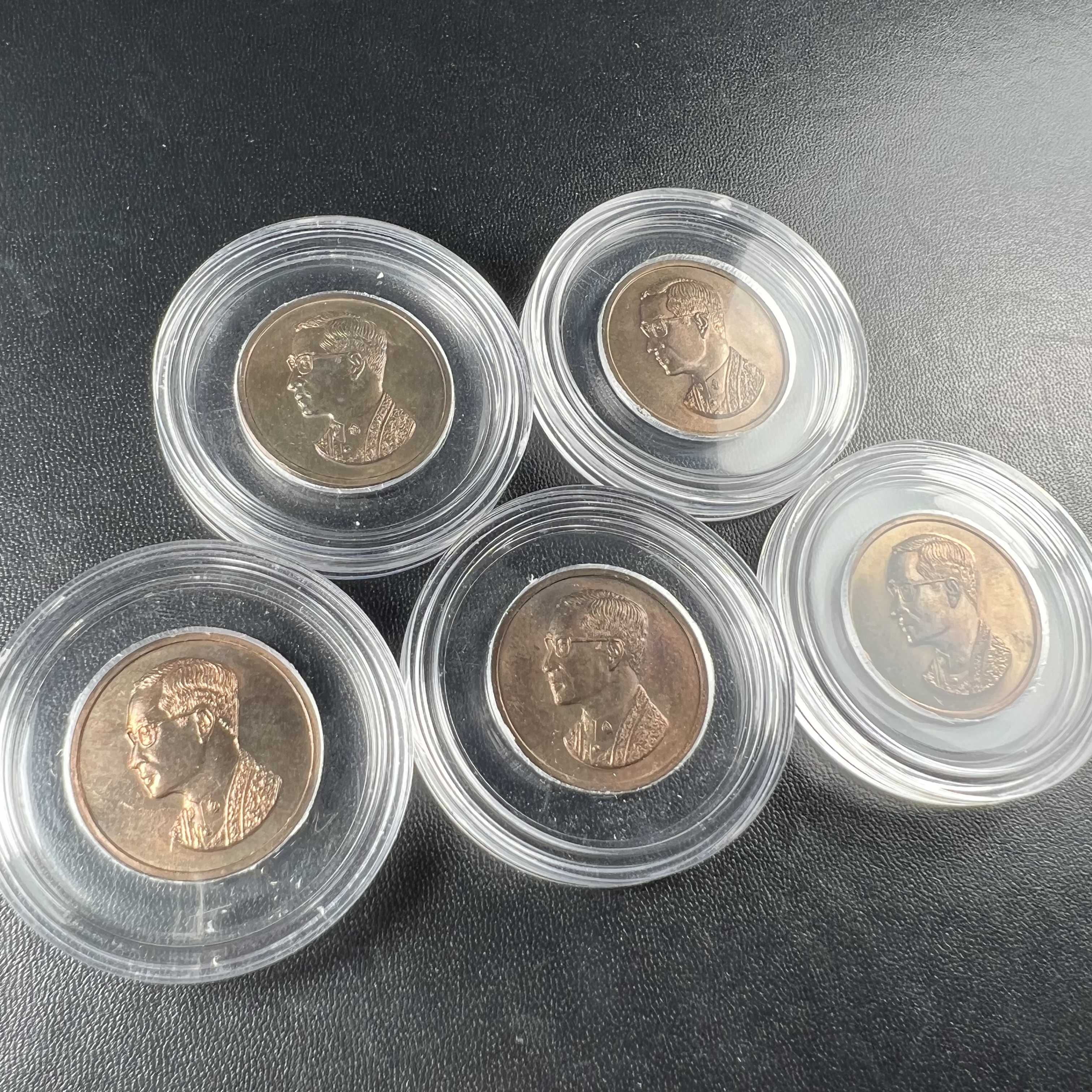 เหรียญพระบรมรูปคุ้มเกล้า รพ.ภูมิพล ปี2522 เนื้อนวโลหะ คัดสภาพสวย(ในหลวงรัชกาลที่9 ทรงจุดไฟพระฤกษ์และเททอง พิธีใหญ่)ยอดนิยม