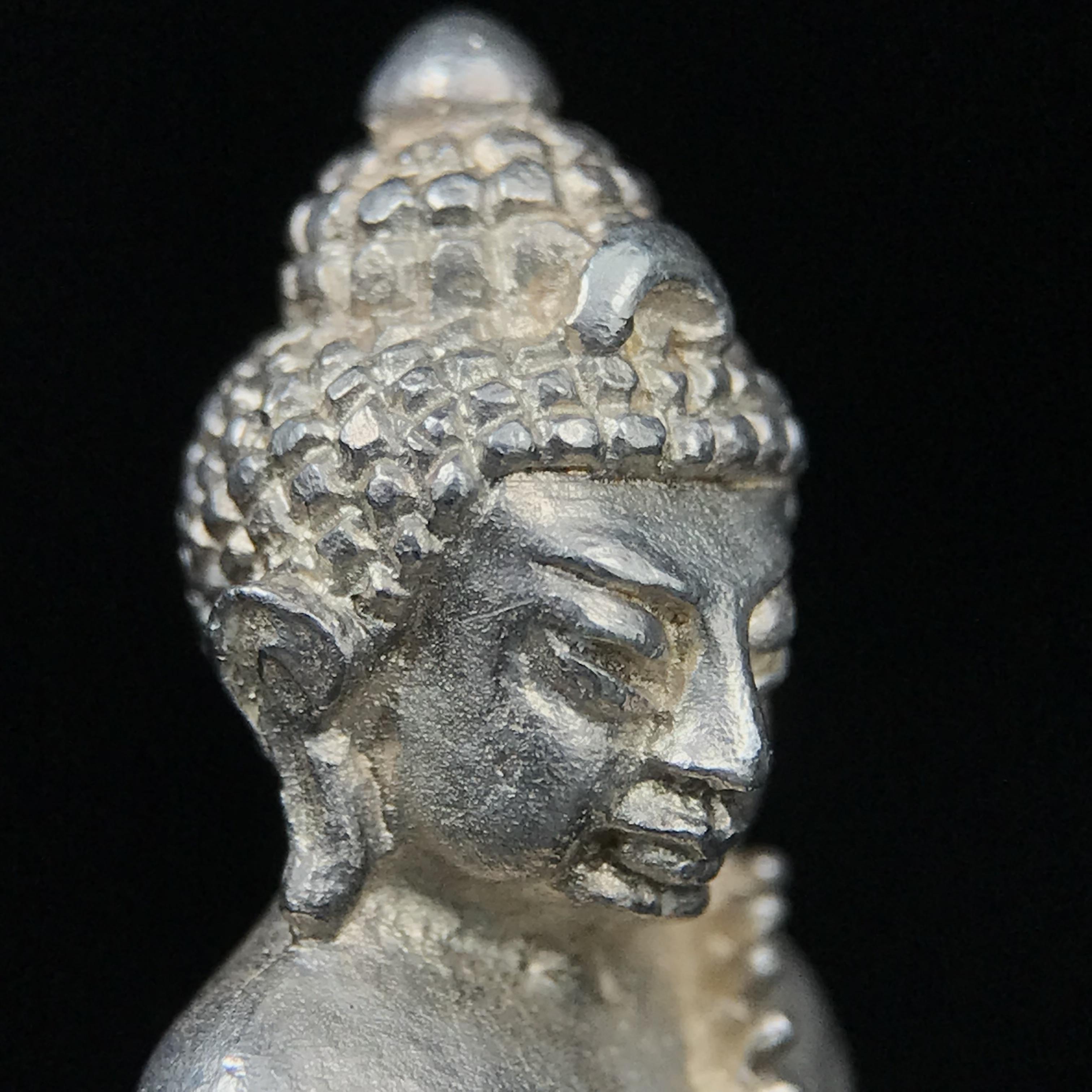 พระกริ่งญาณสังวร(พระกริ่ง ญส.)ปี 2519 เนื้อเงิน(สภาพสวยผิวเดิมขึ้นน้ำทองสวยมาก) สมเด็จพระญาณสังวรและหลวงพ่อคูณ ปริสุทโธ จับสายสูตรร่วมกันในพิธีเททอง ณ อุโบสถวัดบวรนิเวศวิหาร(พิธีใหญ่ เจตนาดี หลวงปู่โต๊ะร่วมปลุกเสก)(แบบนี้ไม่ควรพลาด)หายาก 1ใน 999 องค์