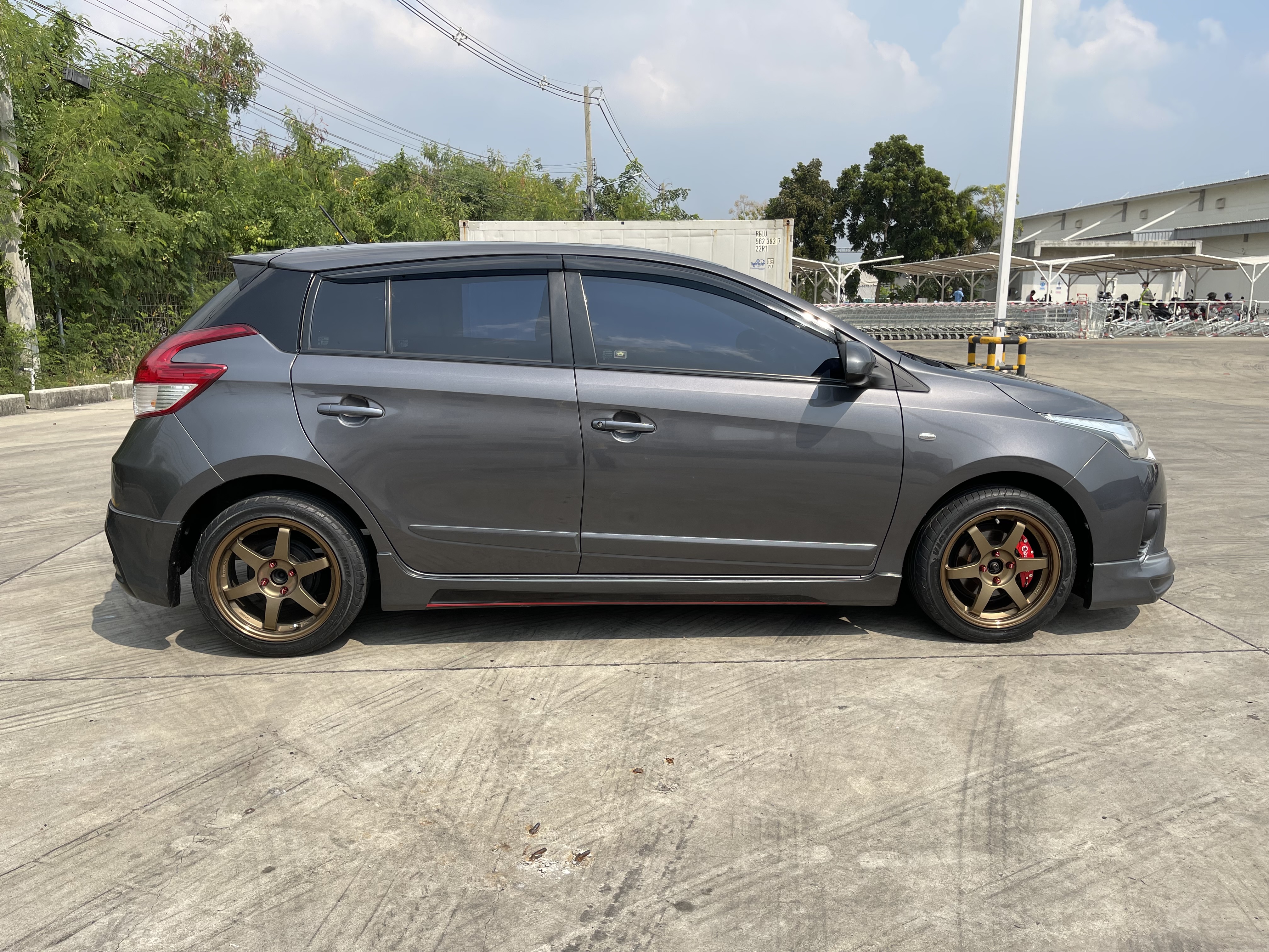 Toyota Yaris 1.2 E At 2017 เทาดำ