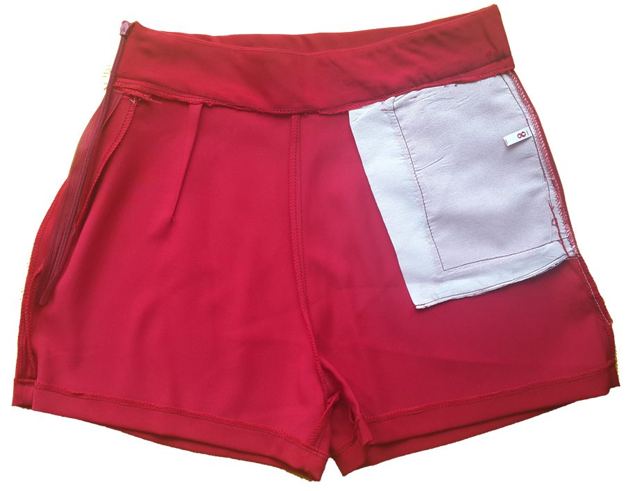 กางเกงขาสั้นเอวสูงผ้าฮานาโกะ สีเลือดหมู กระเป๋าขวา ซิปซ้าย Size S M L XL