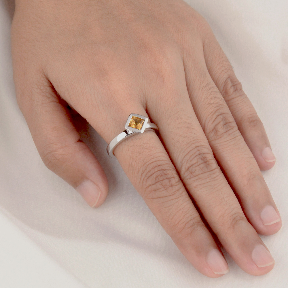 แหวนเงินประดับพลอย Citrine