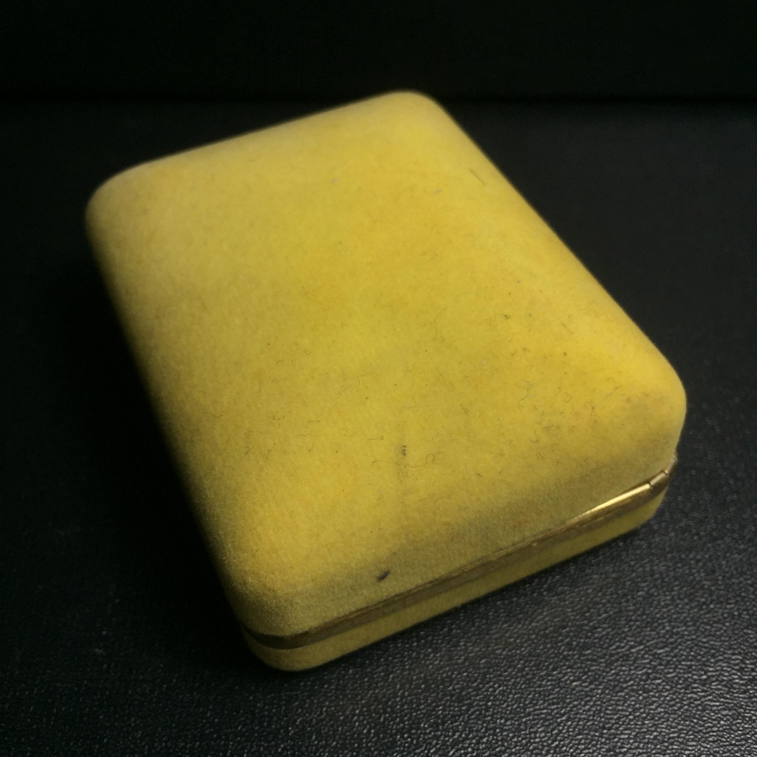 พระกริ่งคุ้มเกล้าฯ มหามงคล(วัตถุมงคล"คุ้มเกล้าฯ") ภปร. รพ.ภูมิพล เนื้อนวโลหะพิมพ์หน้าจีน(กล่องพิเศษกรรมการหายาก)(ในหลวงรัชกาลที่9เสด็จเททอง)(1ใน9720องค์)