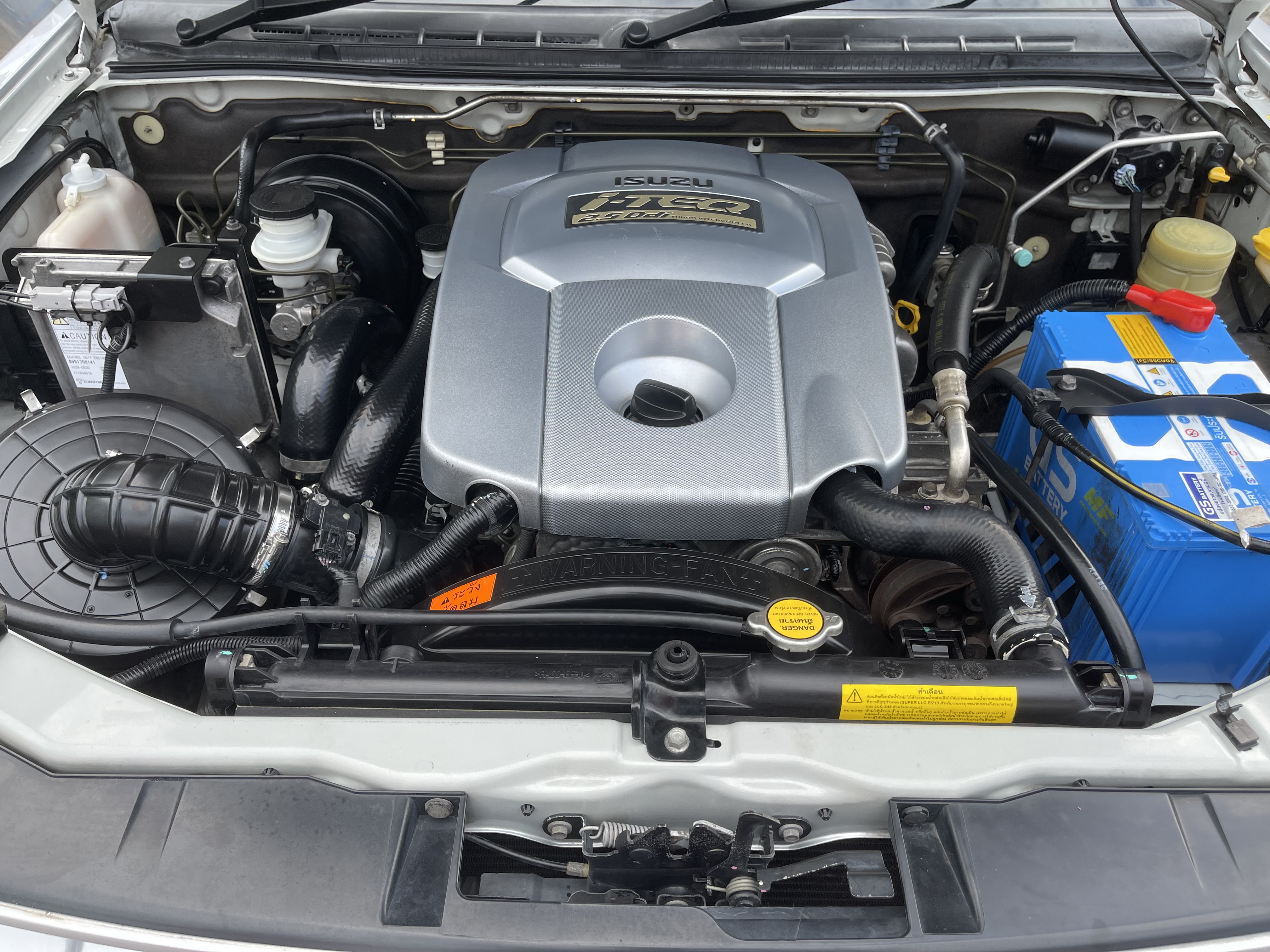 Isuzu Dmax 4ประตู SX 2.5 2012 เงิน