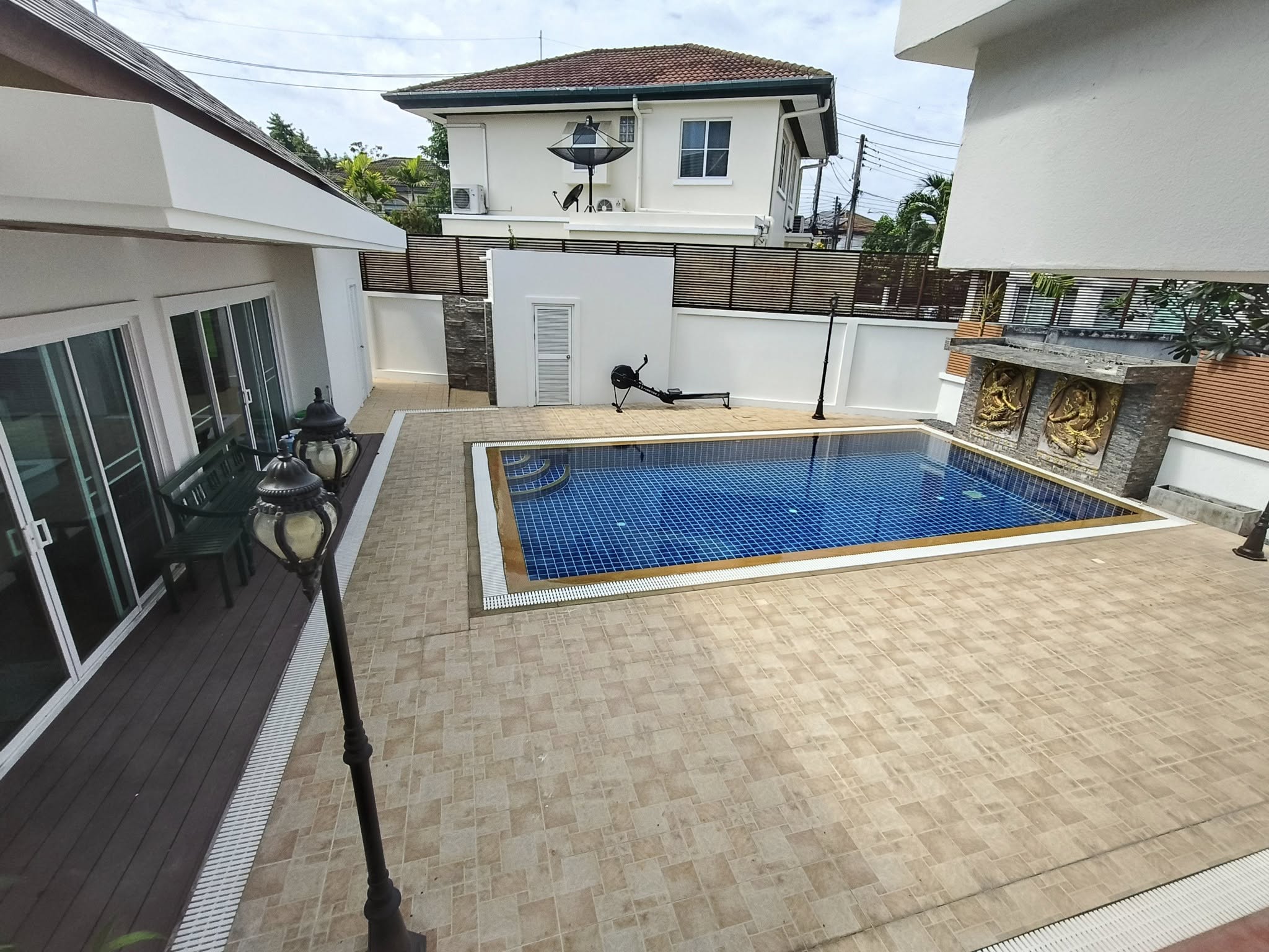 For Rent : Chalong, Private Pool Villa, 3 bedrooms 5 bathrooms