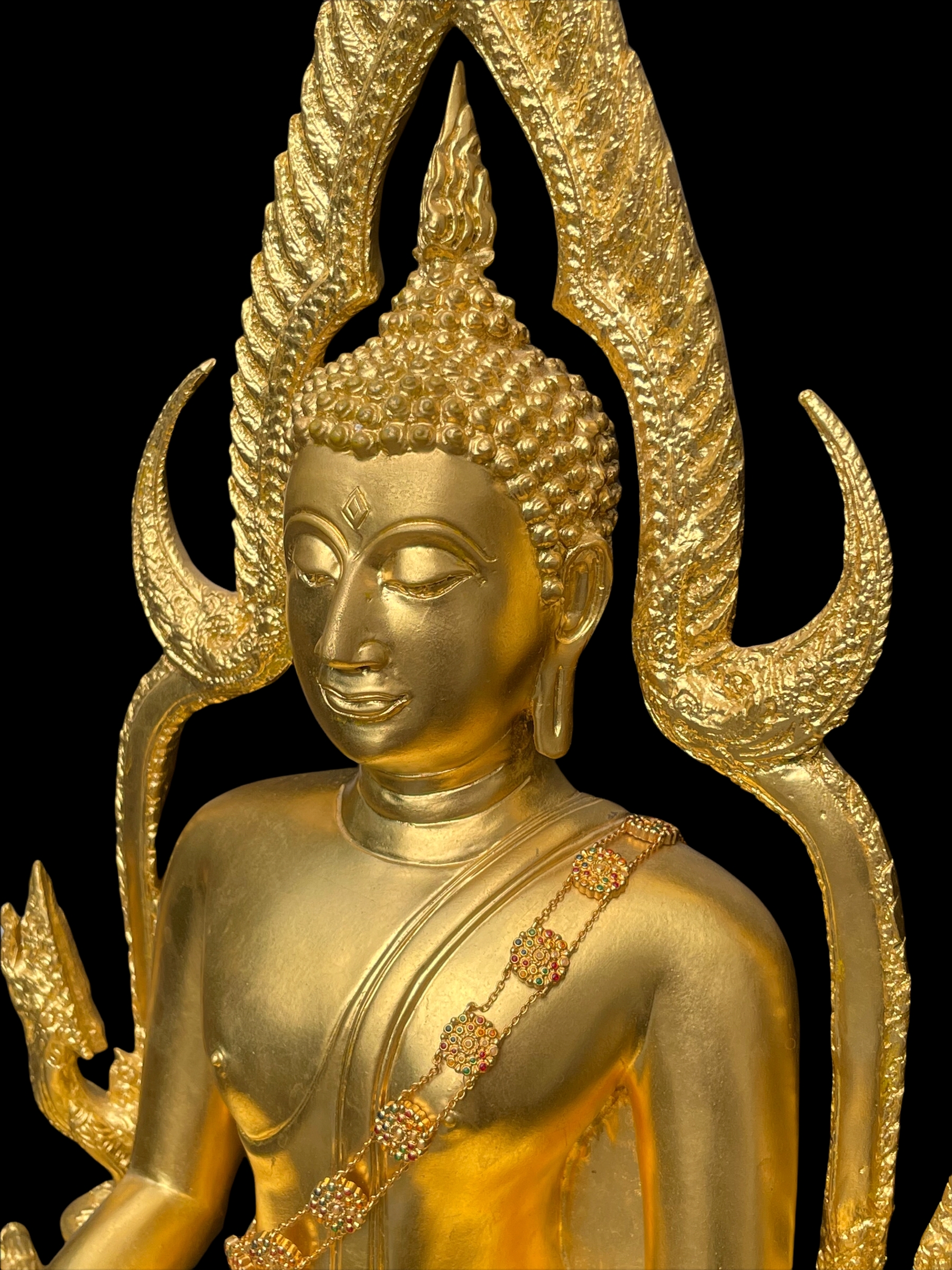 พระพุทธชินราช(จำลอง)ภปร. 84พรรษา เนื้อโลหะ ลงรักปิดทอง 100% ขนาดหน้าตัก 9 นิ้ว(ใต้ฐานบรรจุพระพุทธชินราชเนื้อผงพระราชทานมวลสาร จิตรลดาและเส้นพระเจ้า(เส้นผม))