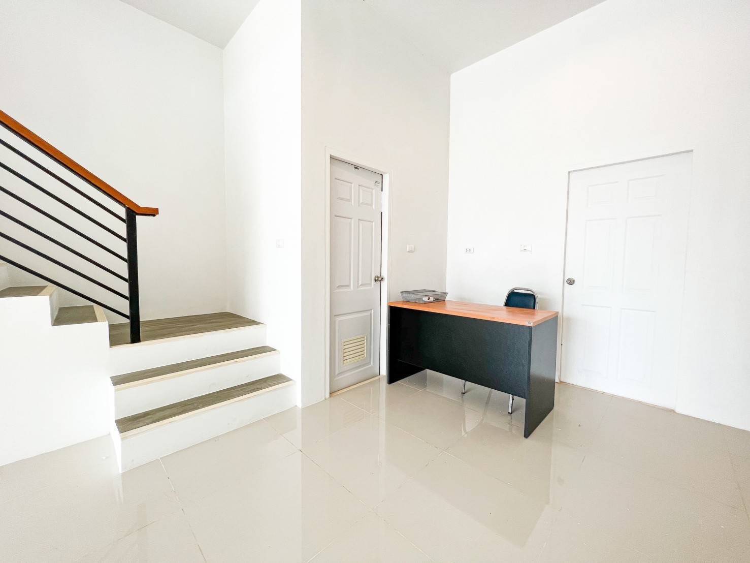 For Rent : Wichit, 3-Storey Commercial Building, 3 Bedrooms 4 Bathrooms