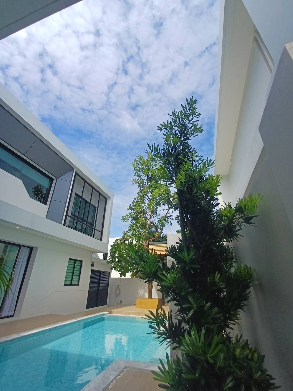 For Rent : Kohkaew, Modern style private pool villa, 4 Bedrooms 4 Bathrooms