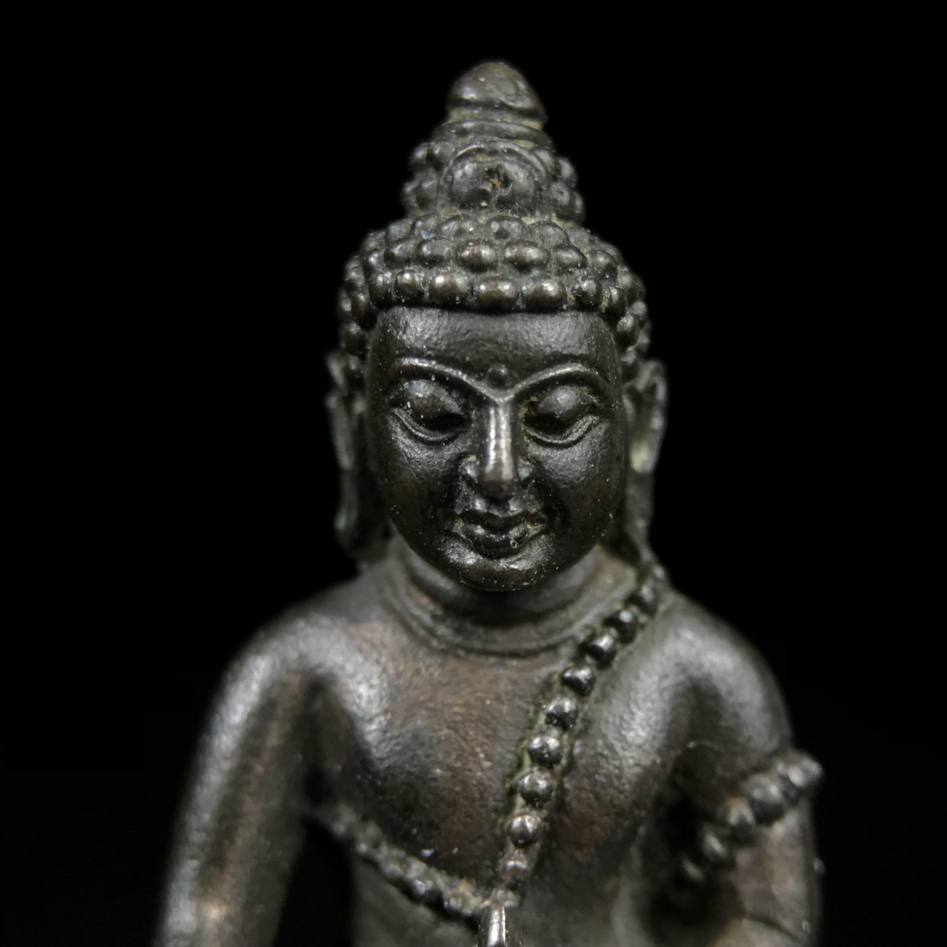 พระกริ่งศิรากาศ ภปร.(พระกริ่งคุ้มเกล้า)วัตถุมงคล"คุ้มเกล้าฯ" มูลนิธิ “คุ้มเกล้า” ในพระบรมราชูปถัมภ์ จัดสร้าง โรงพยาบาลภูมิพล เนื้อนวโลหะ(พิมพ์หน้าไทย)(ในหลวงรัชกาลที่9เสด็จเททอง)(พิธีใหญ่)(นิยม)