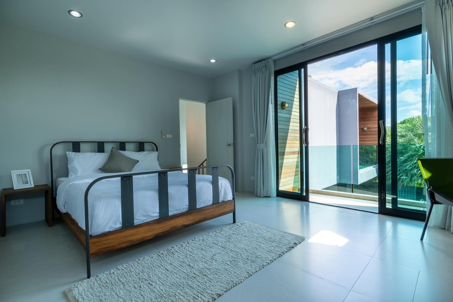 For Sale : Laguna Layan Beach House 3 Bedrooms 3 Bathrooms