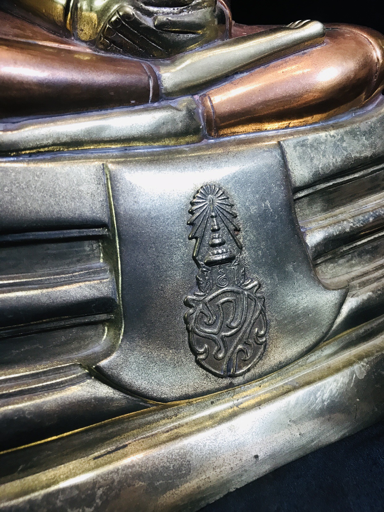 พระบูชาพระพุทธโสธร ภปร. รุ่นย้อนยุค ปี2539 กาญจนาภิเษกครองราชสมบัติครบ 50ปี หน้าตัก9นิ้ว เนื้อสามกษัตริย์ หมายเลข01314