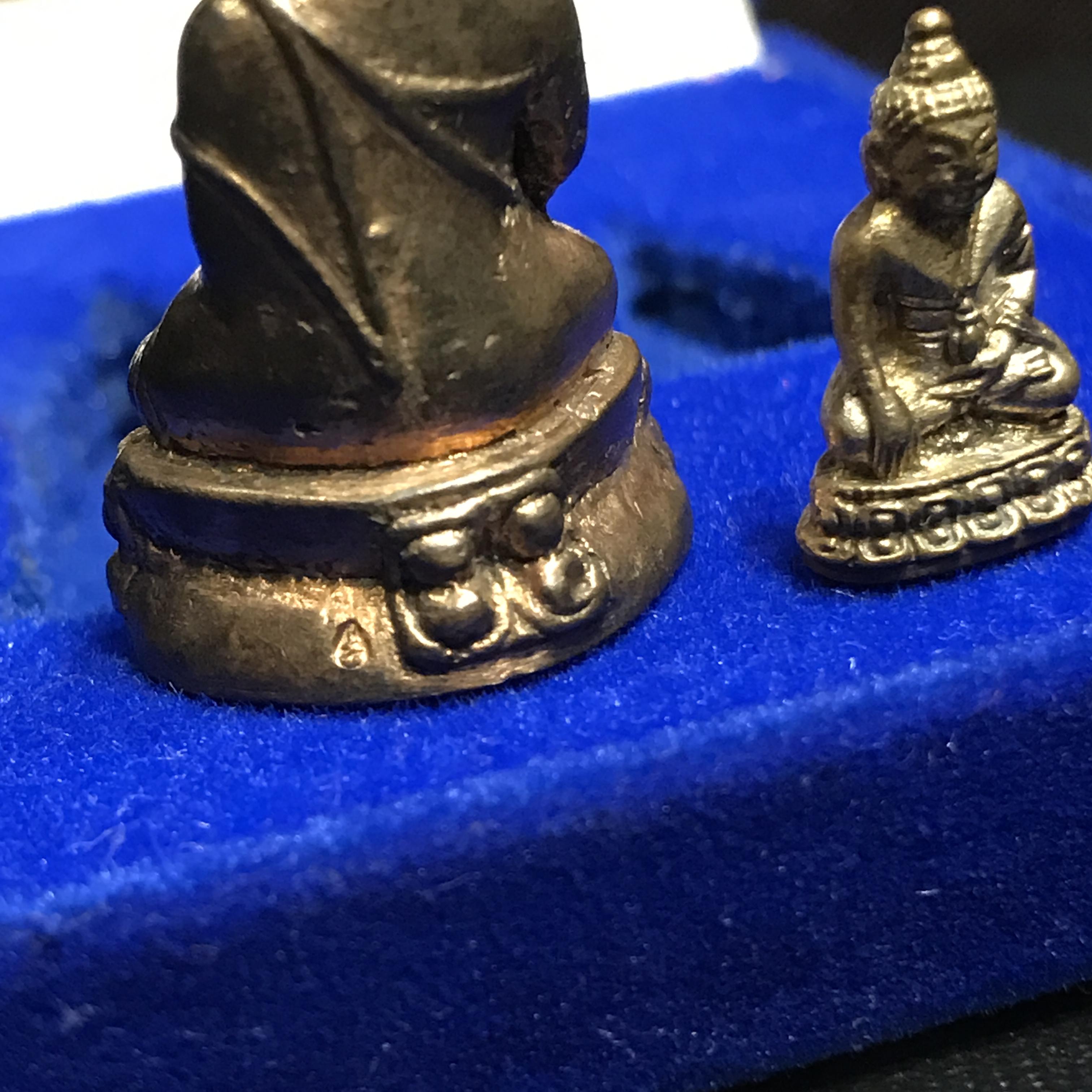 พระกริ่ง-พระชัยวัฒน์ นวราชบพิตร วัดตรีทศเทพ ปี2530 (ในหลวงรัชกาลที่9เสด็จเททอง)