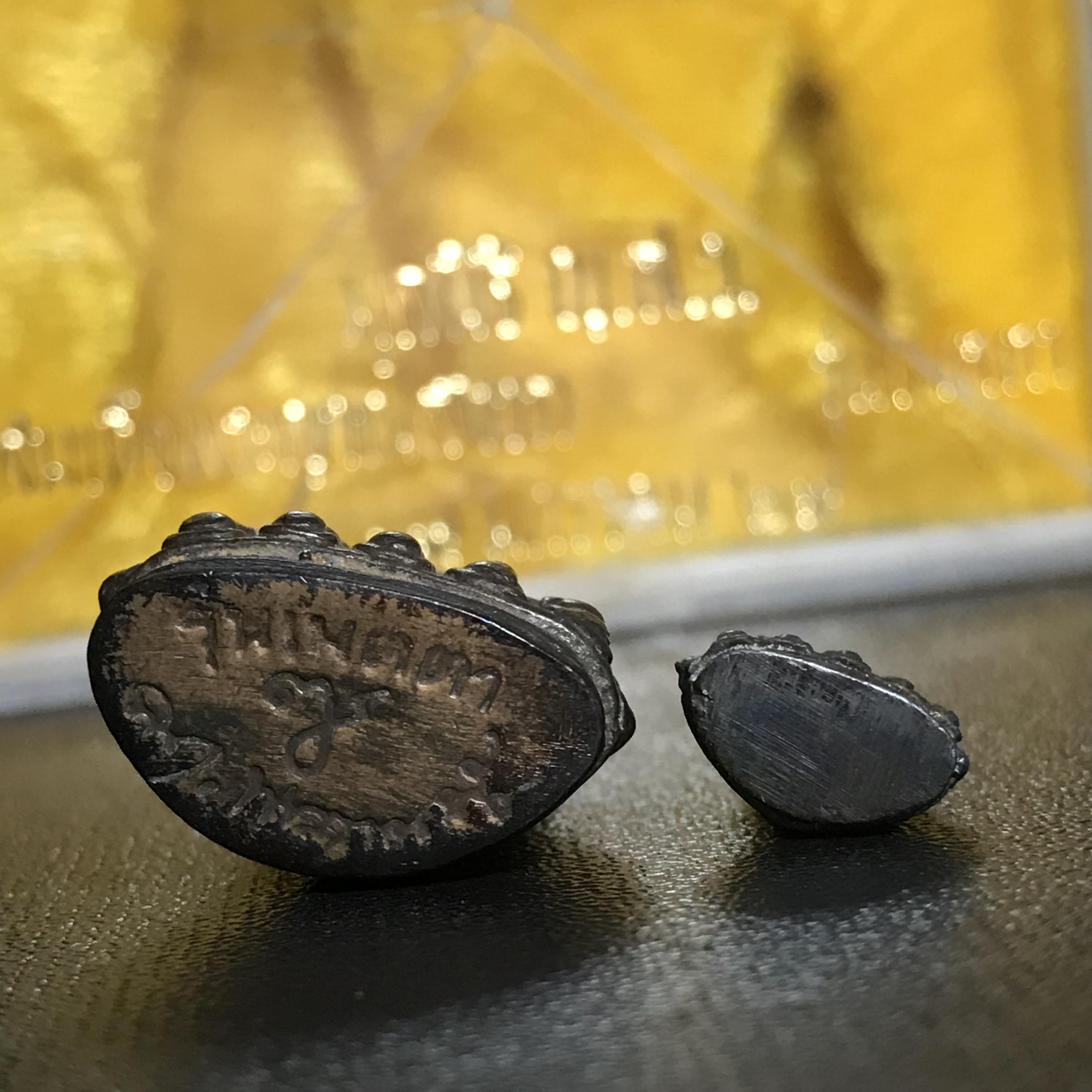 พระกริ่ง-พระชัยวัฒน์ รุ่นเมตตา ปี2529 วัดบวรนิเวศวิหาร เนื้อนวโลหะ(ในหลวงร.9เสด็จเททอง)(1ใน999ชุด)