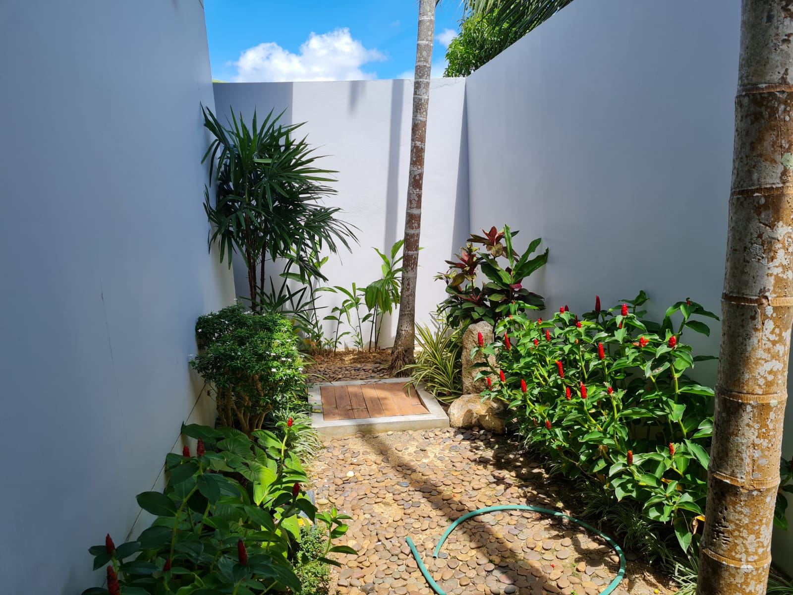 For Rent : Nai Yang, luxury Private Pool Villa, 2 bedrooms 2 bathrooms, Garden View.