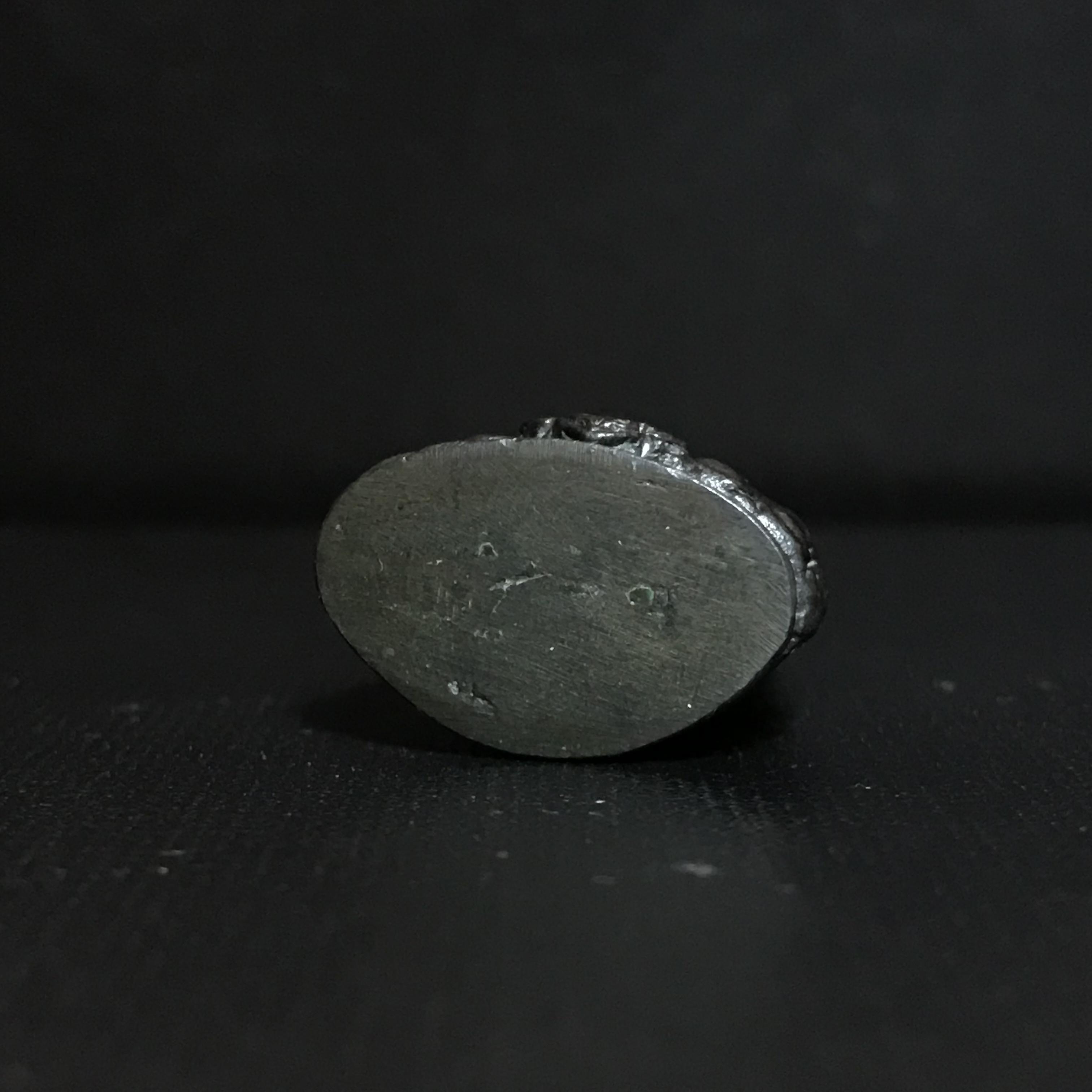 พระกริ่ง ภปร รุ่นสร้างหอพระมหาวิทยาลัยธรรมศาสตร์ ปี2542 เนื้อนวโลหะ มหาพิธี 3วาระอันยิ่งใหญ่(1ใน5000องค์)