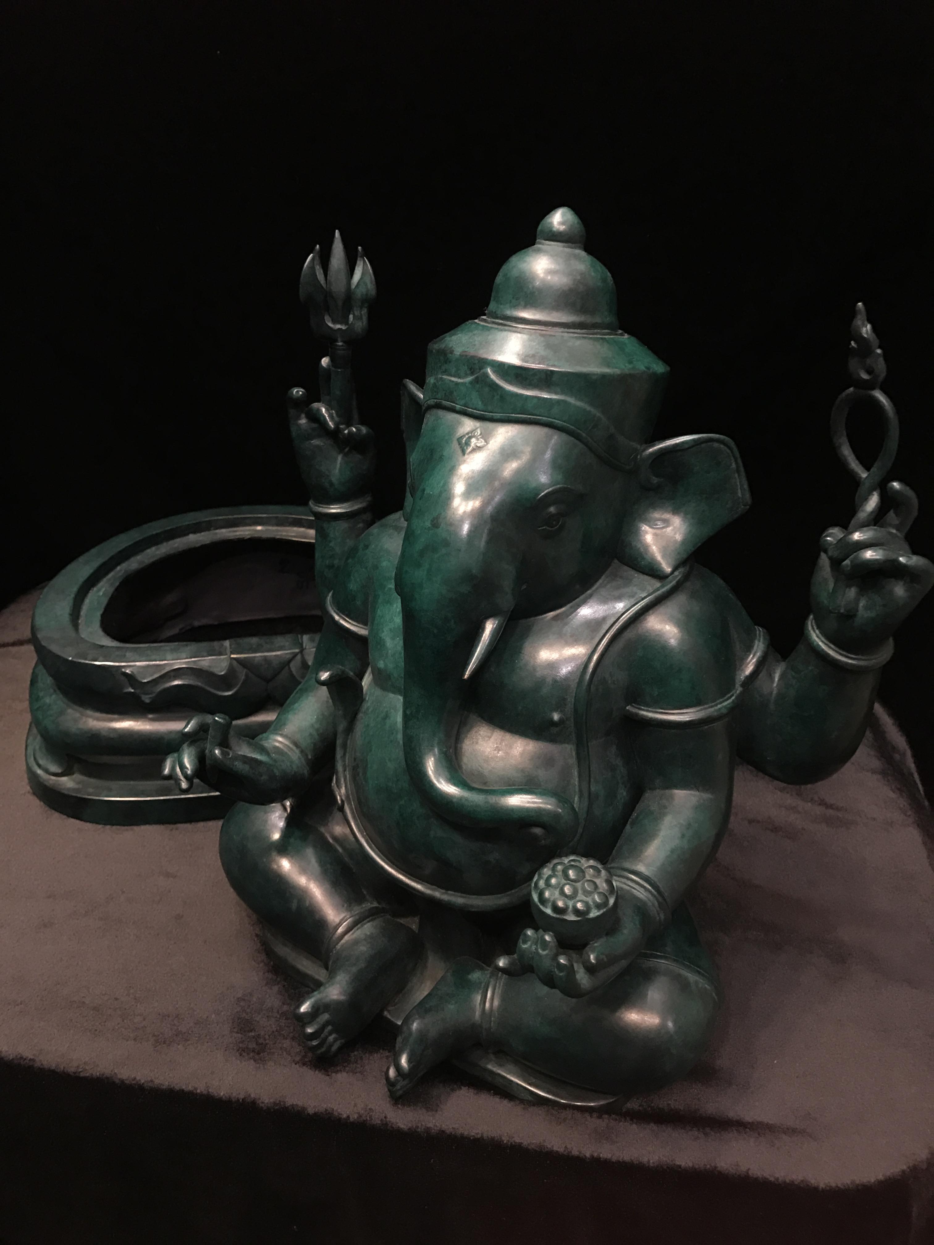 พระพิฆเนศวร์ 65 ปี คณะจิตรกรรม มหาวิทยาลัยศิลปากร ปี2551 ลอยองค์เนื้อสำริดขนาดหน้าตัก 9 นิ้ว