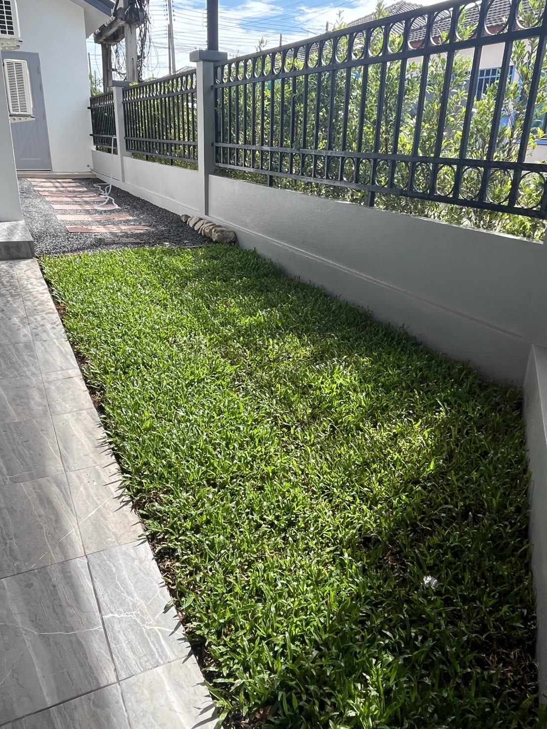 For Rent : Chalong, One-story townhome, 3 bedrooms 2 bathrooms