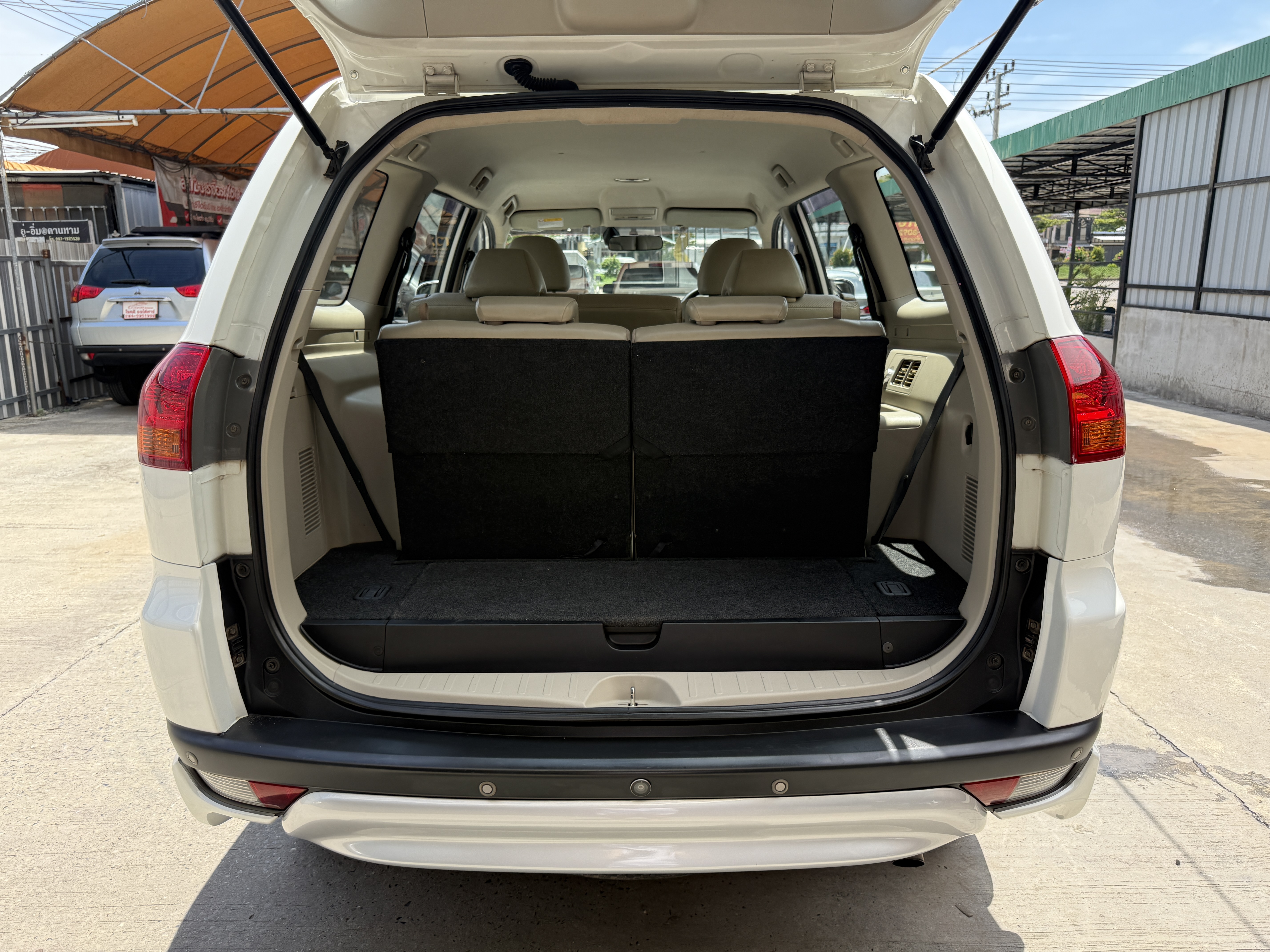 Mitsubishi Pajero Sport 2.5 GT 2WD At 2011 ขาวมุก