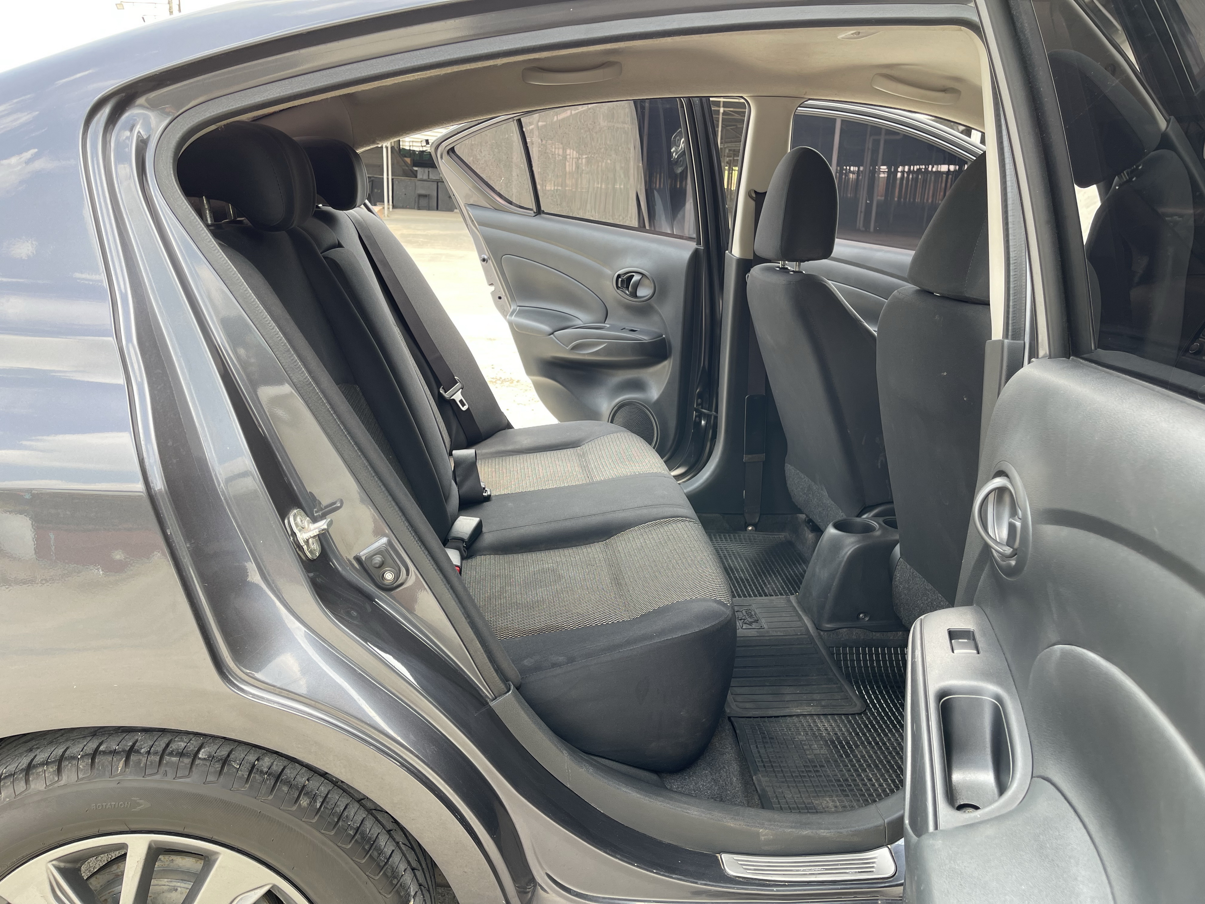 Nissan Almera 1.2 E Sportech At 2018 เทา