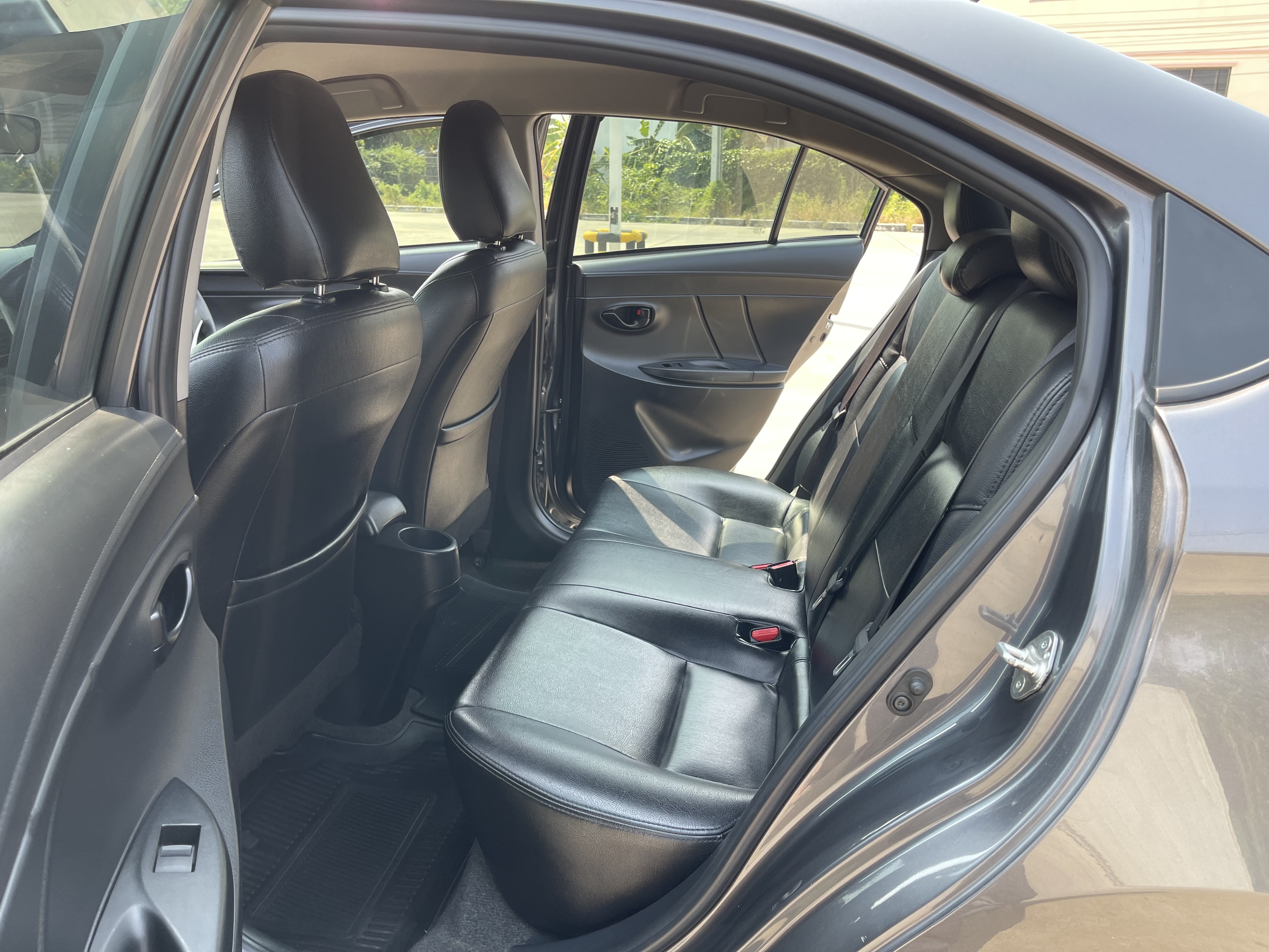 Toyota Vios 1.5 E At 2015 เทาดำ