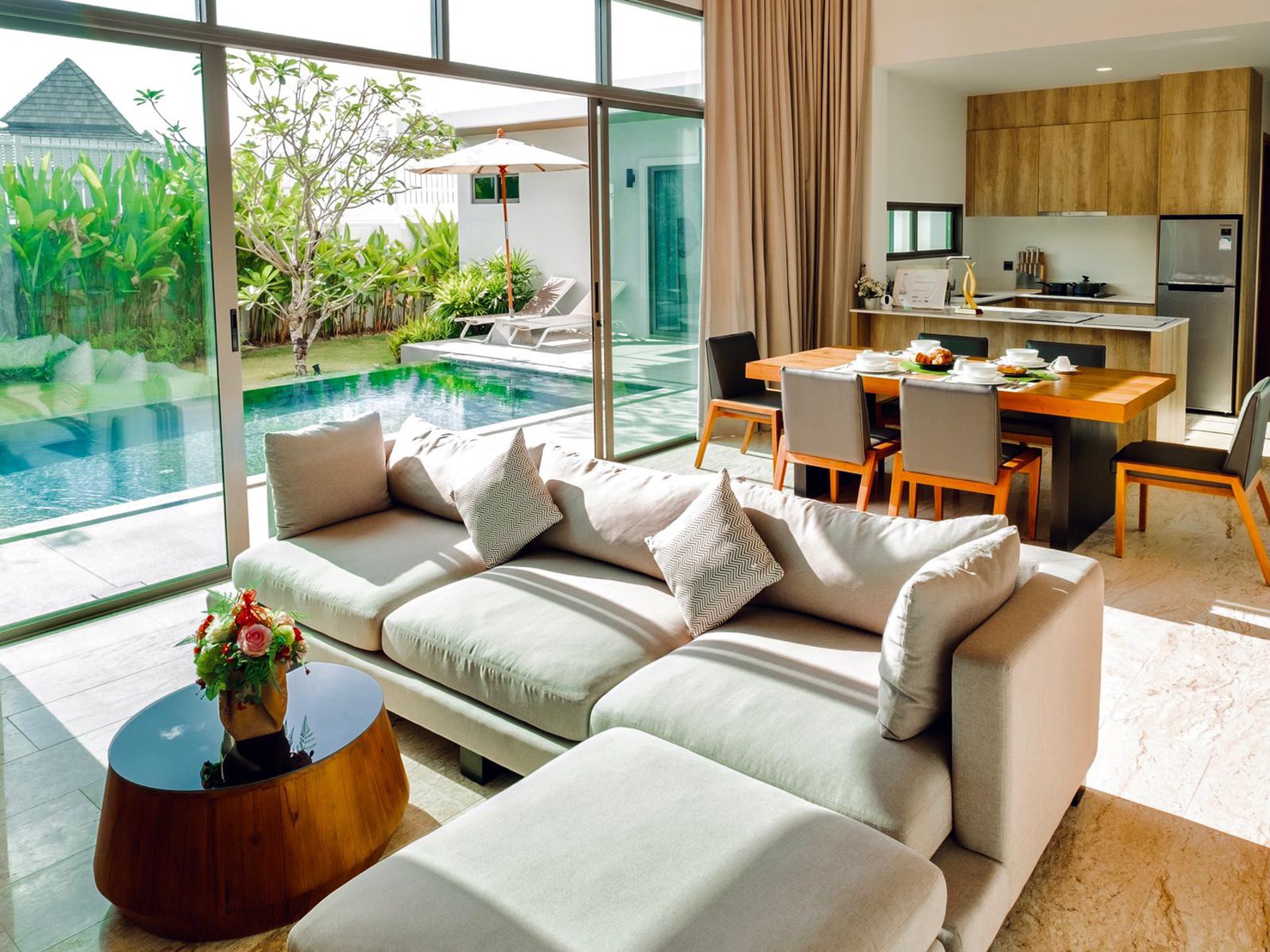 For Rent : Boat Avenue, Luxury Private Pool Villa, 3 bedrooms 3 Bathrooms, Pool view.