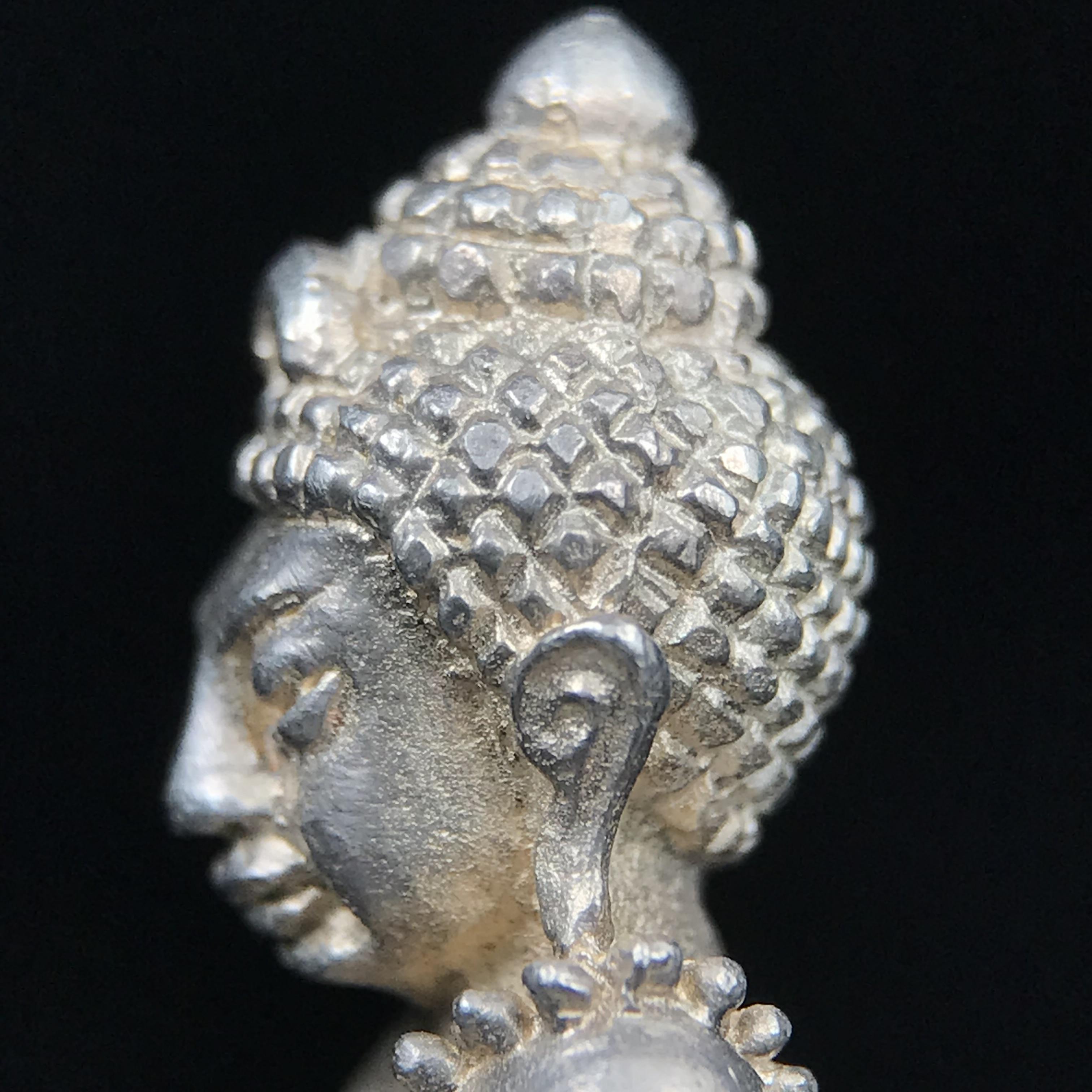 พระกริ่งญาณสังวร(พระกริ่ง ญส.)ปี 2519 เนื้อเงิน(สภาพสวยผิวเดิมขึ้นน้ำทองสวยมาก) สมเด็จพระญาณสังวรและหลวงพ่อคูณ ปริสุทโธ จับสายสูตรร่วมกันในพิธีเททอง ณ อุโบสถวัดบวรนิเวศวิหาร(พิธีใหญ่ เจตนาดี หลวงปู่โต๊ะร่วมปลุกเสก)(แบบนี้ไม่ควรพลาด)หายาก 1ใน 999 องค์