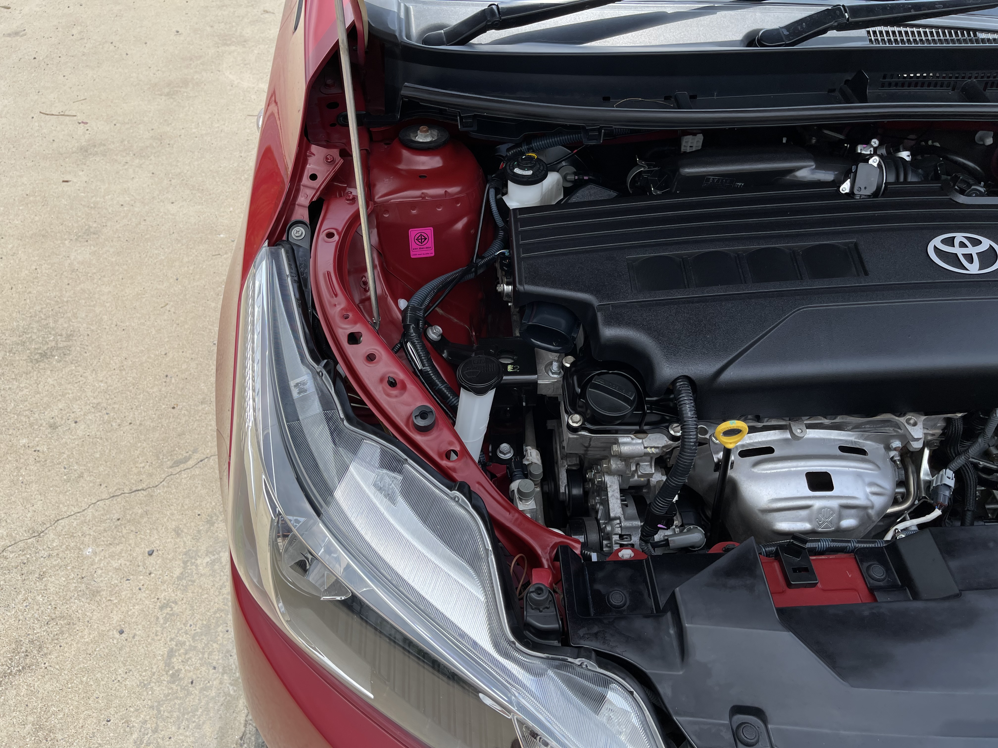 Toyota Yaris 1.2 E At 2016 แดง