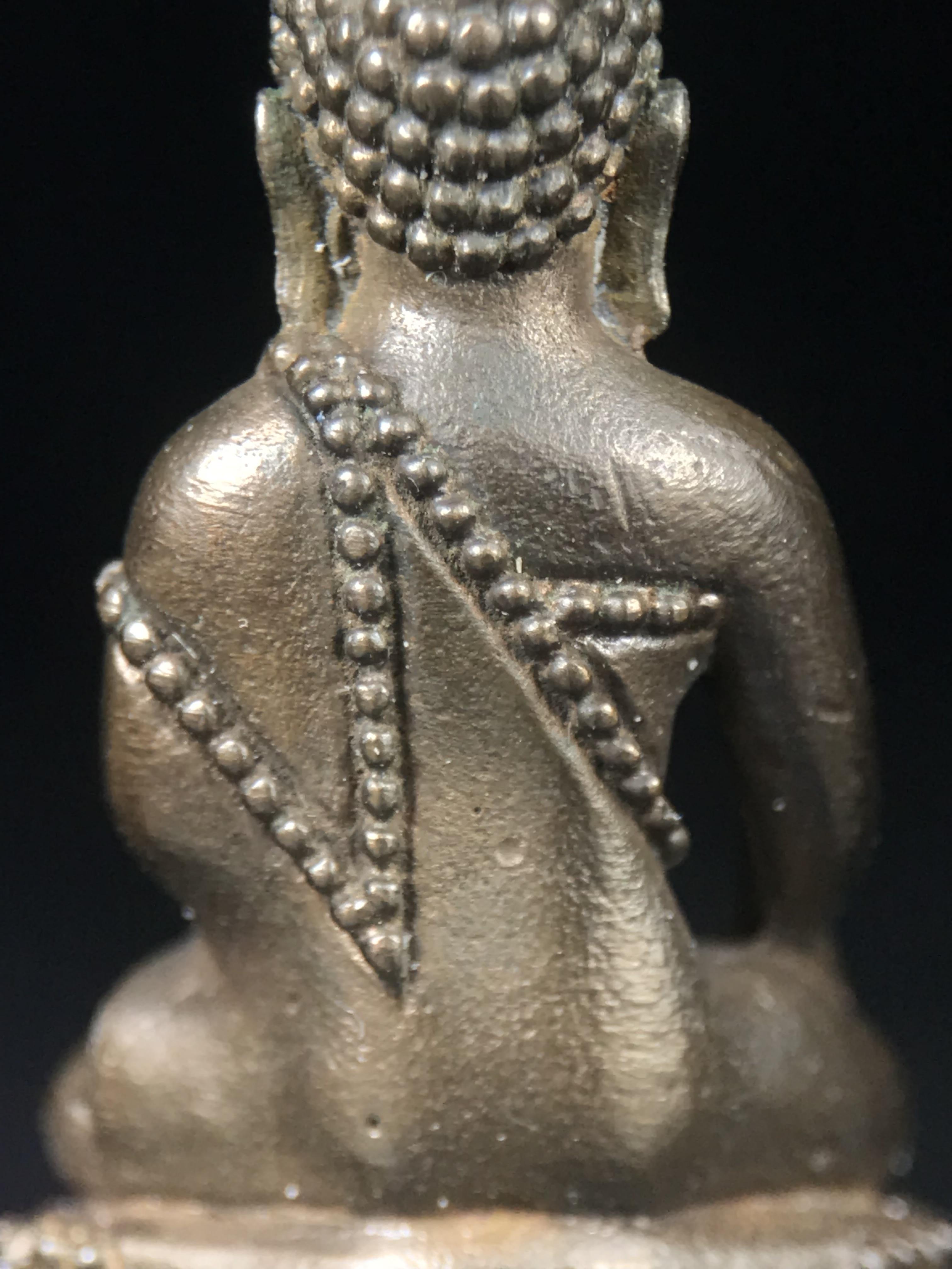 พระกริ่งศิรากาศ ภปร.(พระกริ่งคุ้มเกล้า)วัตถุมงคล"คุ้มเกล้าฯ" มูลนิธิ “คุ้มเกล้า” ในพระบรมราชูปถัมภ์ จัดสร้าง โรงพยาบาลภูมิพล เนื้อนวโลหะ(พิมพ์หน้าไทย)(ในหลวงรัชกาลที่9เสด็จเททอง)(พิธีใหญ่)(นิยม)