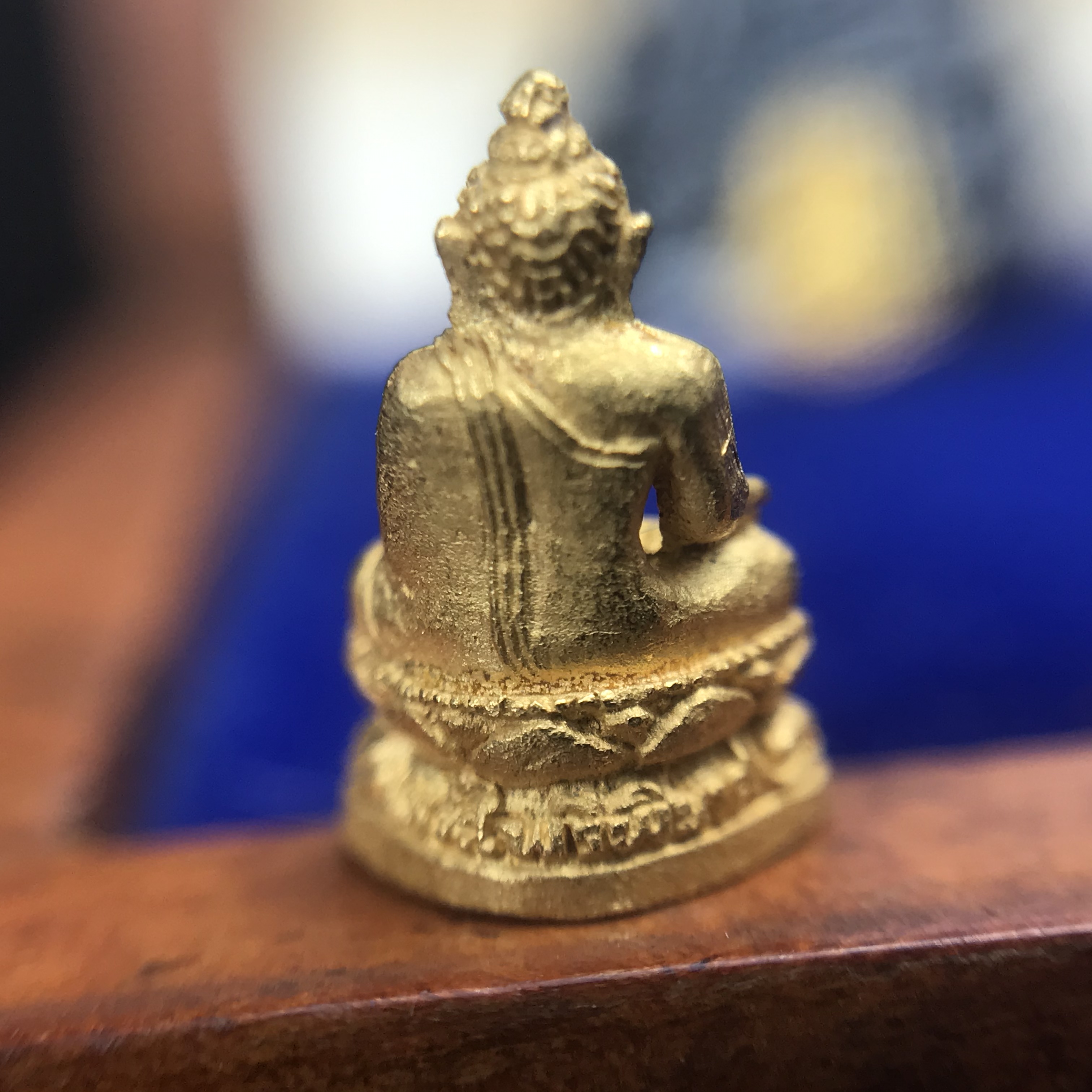 พระกริ่งสมเด็จญาณ วัดบวรนิเวศวิหาร เนื้อเงินบริสุทธิ์ 92.5% ตรากาญจนาภิเษกทองคำ+พระชัยวัฒน์ไพรีพินาศ เนื้อทองคำ พระราชทานแจกเมื่อ 3 ตุลาคม 2538 มาพร้อม กล่องลายไม้สุดหรู(ครบชุด หายาก)