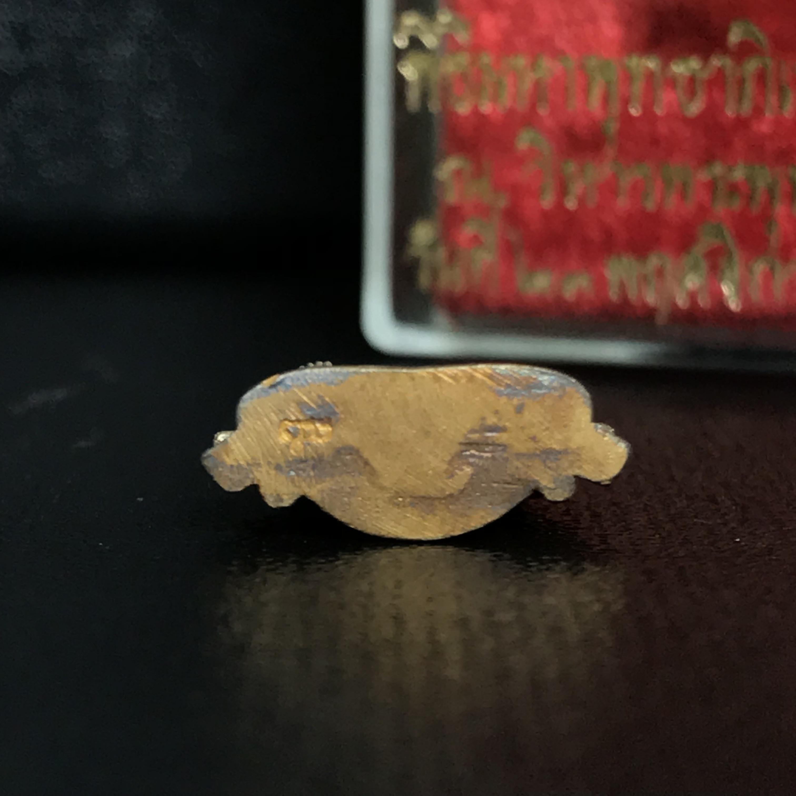 พระชัยวัฒน์พระชินราชอินโดจีน ญสส.เนื้อเงินสามกษัตริย์ วัดพระศรีมหาธาตุ จ.พิษณุโลก ปี 2543 พิธีใหญ่ รุ่นแรกและรุ่นเดียวที่ หลวงปู่หมุน ฐิตสีโล วัดบ้านจาน มาร่วมปลุกเสก