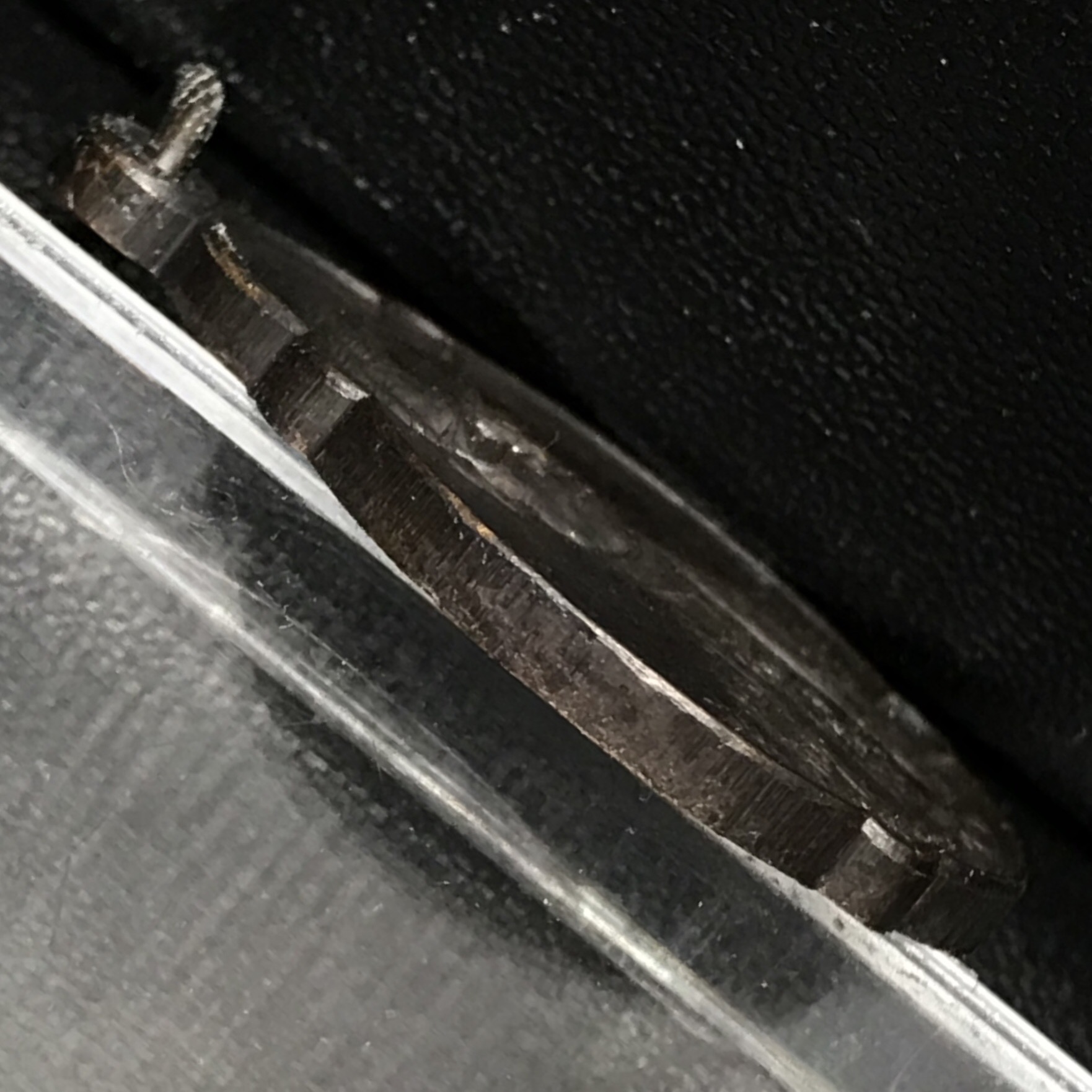 เหรียญ ร.9 ทรงเฉลิมพระชนมพรรษาครบ 4 รอบ ปี2518 (เนื้อทองแดงบล็อกวงเดือนล่าง)หายากนิยมที่สุด