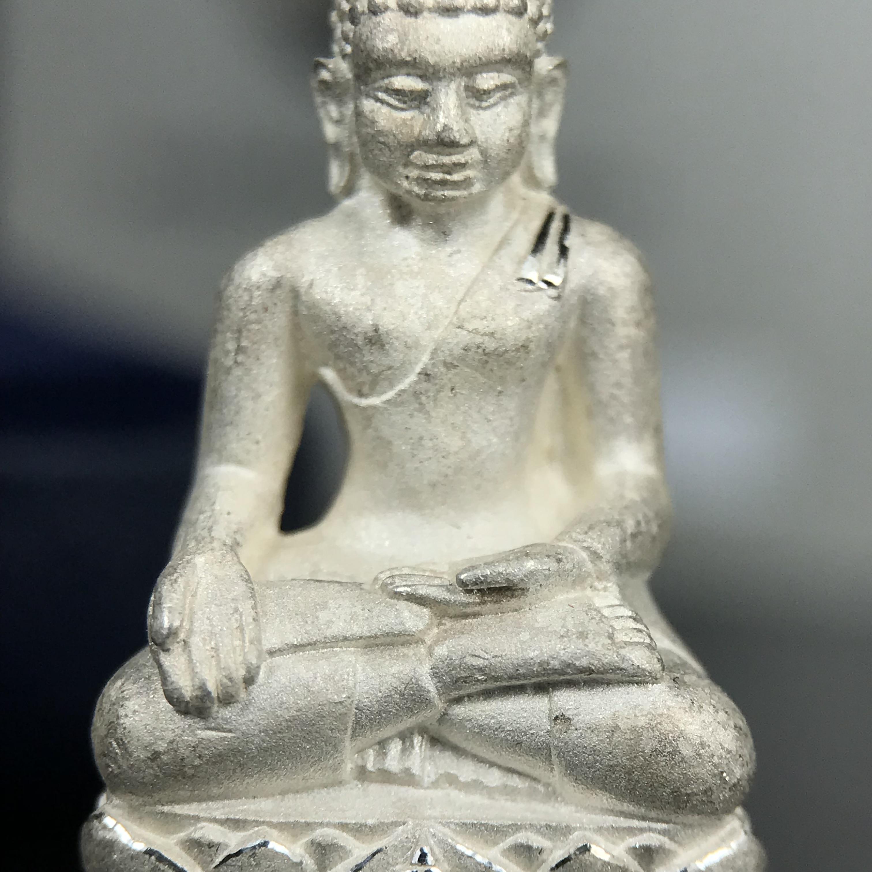 พระกริ่งไพรีพินาศ ญสส.มูลนิธิพิทักษ์ดวงตาประชาชน ฉลองศิริราชสมบัติครองราชย์ 50 ปี รัชกาลที่ 9 เนื้อเงินบริสุทธิ์ 99.9% ขนาดสูง 2.8 ซม. พร้อมกล่องบรรจุเดิมและการ์ดใบรับรองเดิมครบสมบูรณ์(องค์หมายเลข ๖๖๘๐)