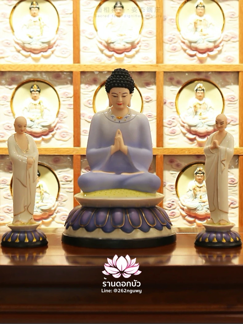 พระพุทธเจ้าและพระอัครสาวก พระมหากัสสปะและพระอานนท์ งานกระเบื้องฮกเกี้ยน ลงสีขลิบทอง
