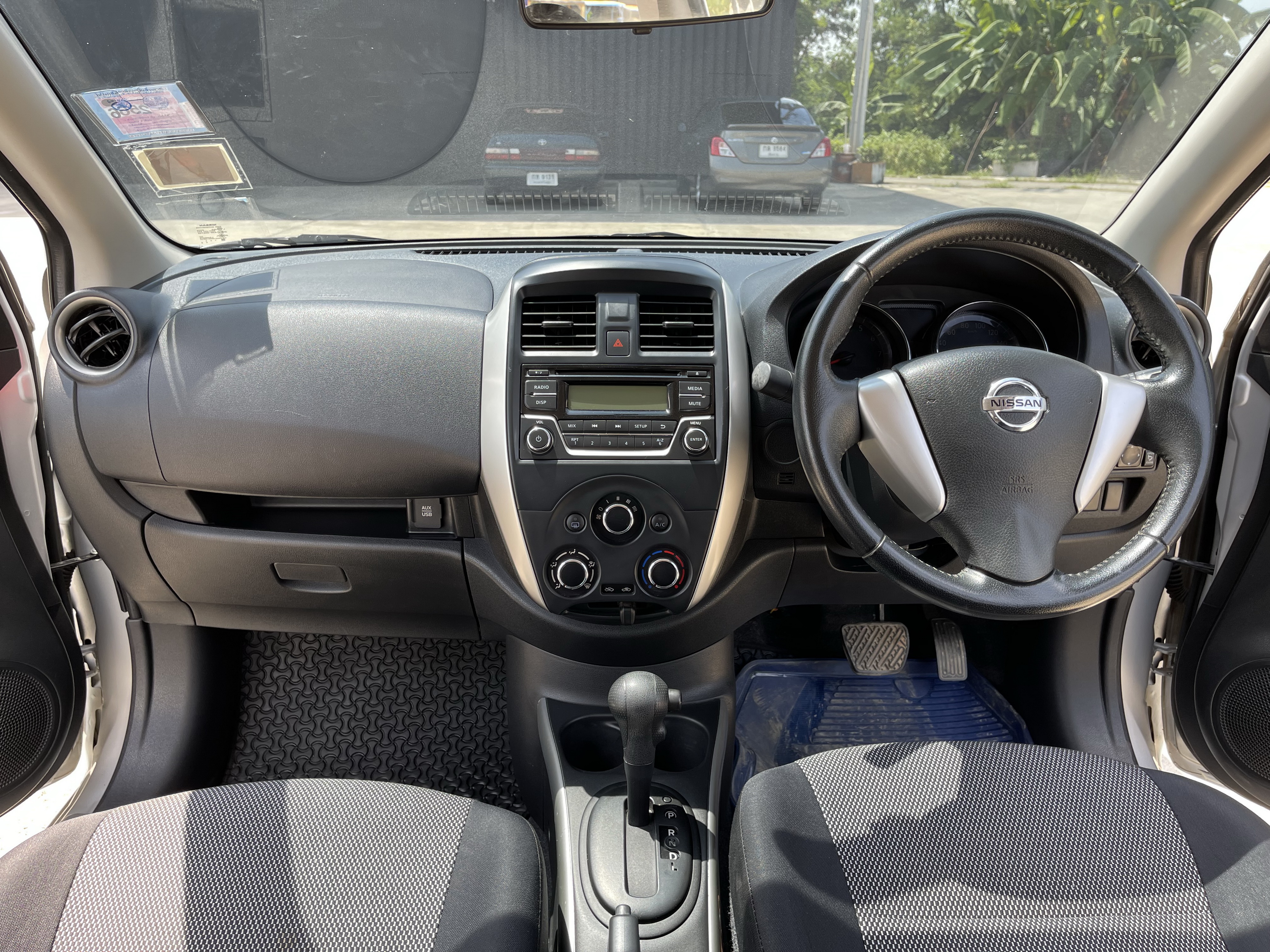 Nissan Almera 1.2 E Sportech 2018 เงิน