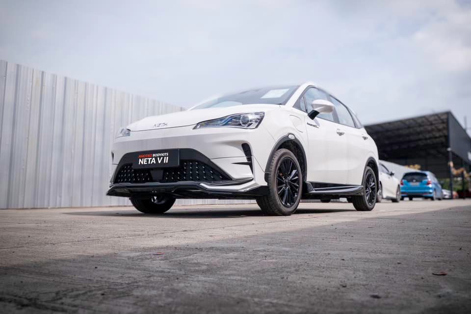 ชุดแต่งสเกิร์ตรอบคัน NETA V2 กับชุดแต่งรถยนต์ Amotriz (อโมตริส)