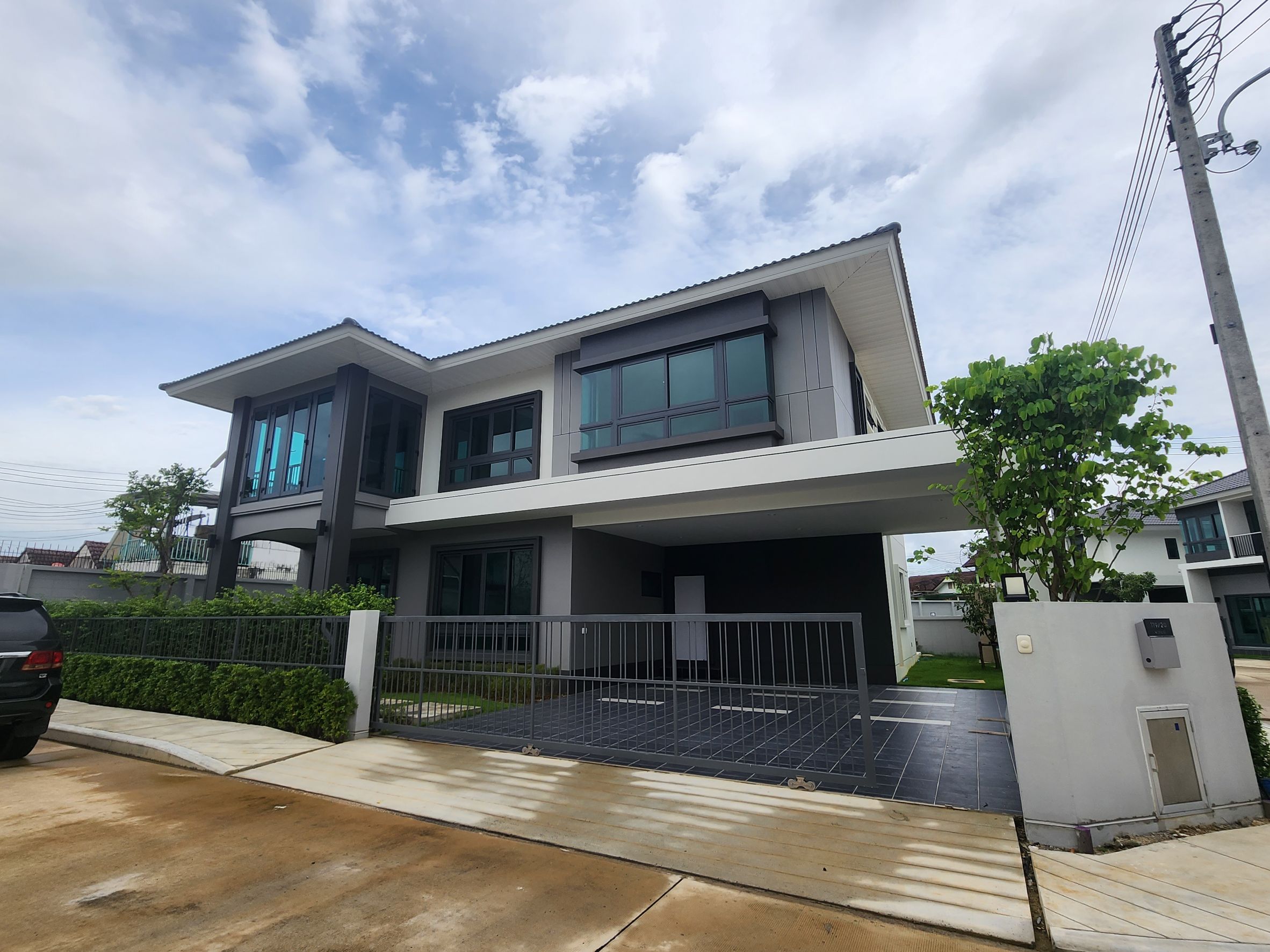 For Sales : Kohkaew, 2-storey detached house, 4 bedrooms 6 bathrooms