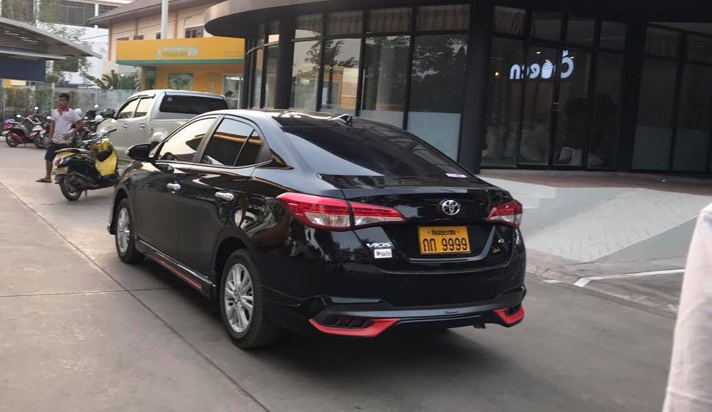 Toyota Yaris ATIV hatchback and sedan bodykits by Amotriz