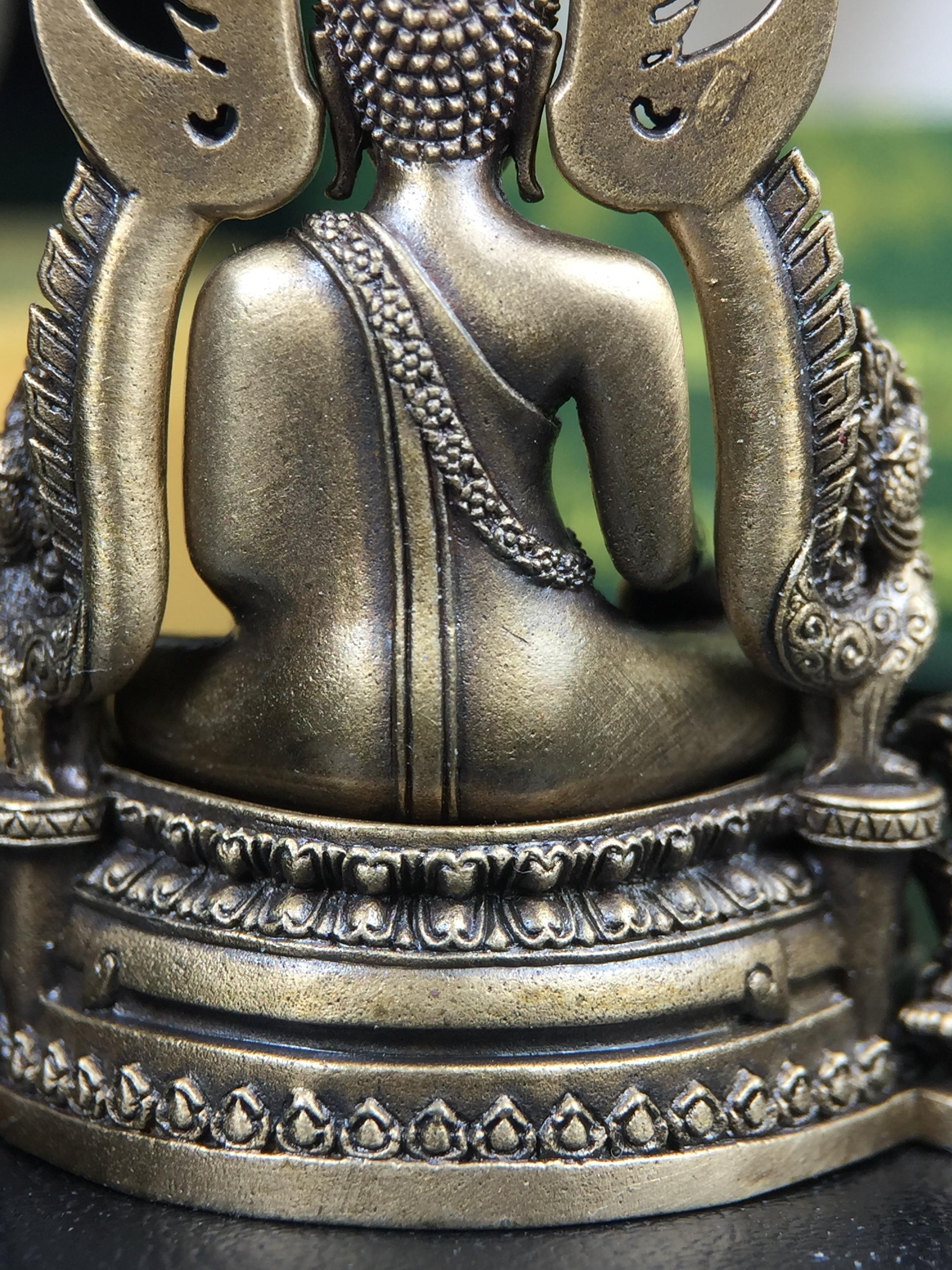 พระพุทธชินราช(จำลอง) ภปร. 84 พรรษา เนื้อบรอนซ์รมดำซาติน พิมพ์ใหญ่ขนาดหน้าตัก 3/4 นิ้ว (พระราชทานมวลสาร จิตรลดาและเส้นพระเจ้า(เส้นผม)รัชกาลที่9)พุทธศิลป์ทรงคุณค่าอีกหนึ่งรุ่นยอดนิยม(1ใน5000องค์)