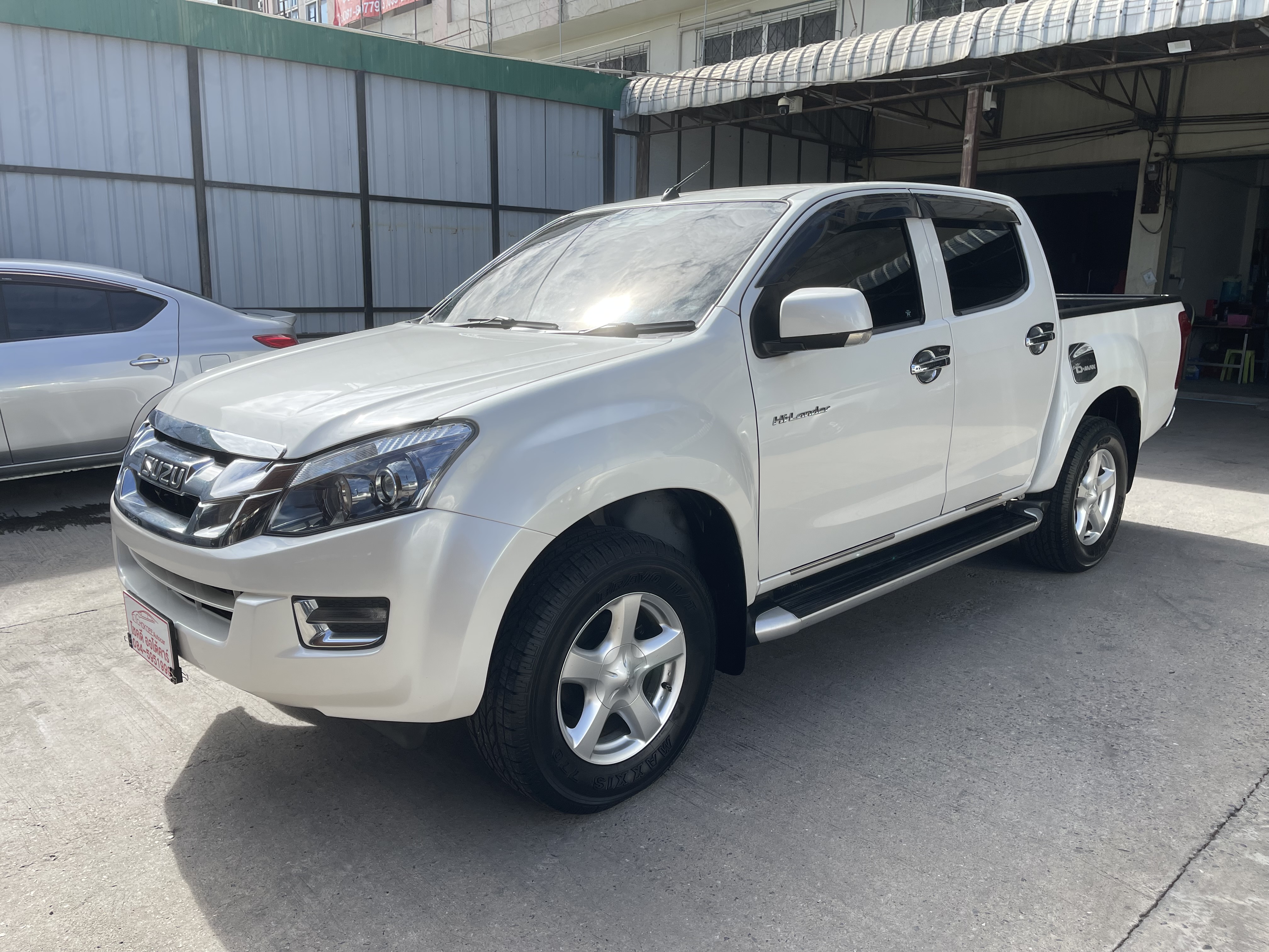 Isuzu Dmax All New 4ประตู Hi-Lander 2.5 Vgs Z Dvd 2015 ขาวมุก