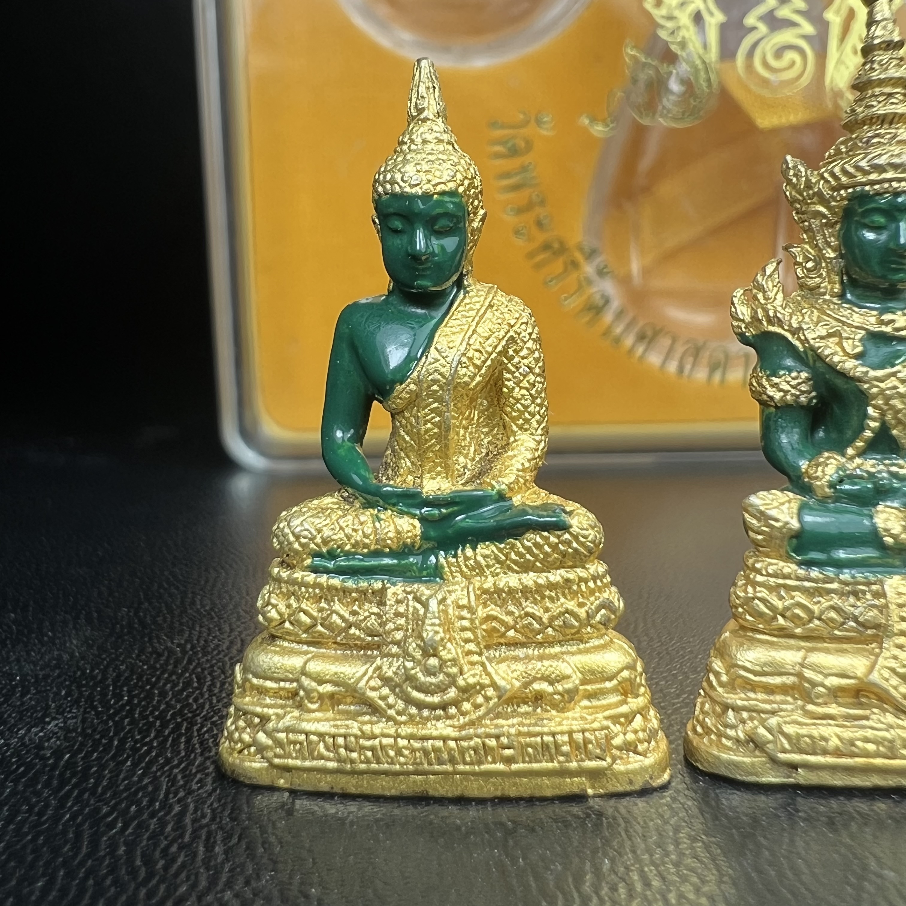 พระพุทธมหามณีรัตนปฏิมากร(พระแก้วมรกต) วัดพระศรีรัตนศาสดาราม สำนักพระราชวัง จัดสร้าง ชุด3 ฤดู ร้อน ฝน หนาว(บรรจุมวลสารใต้ฐาน)